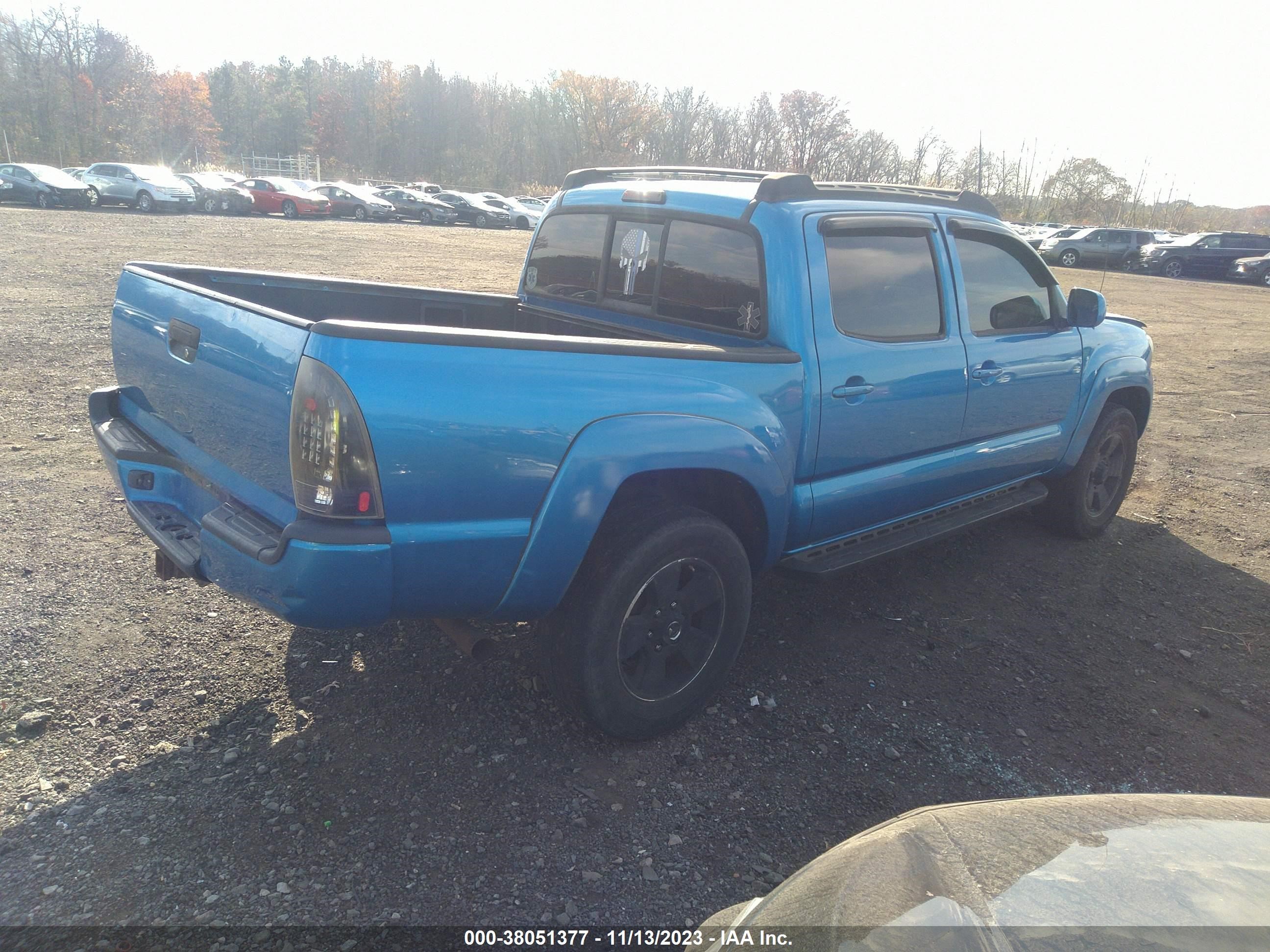 Photo 3 VIN: 5TELU42N48Z553991 - TOYOTA TACOMA 