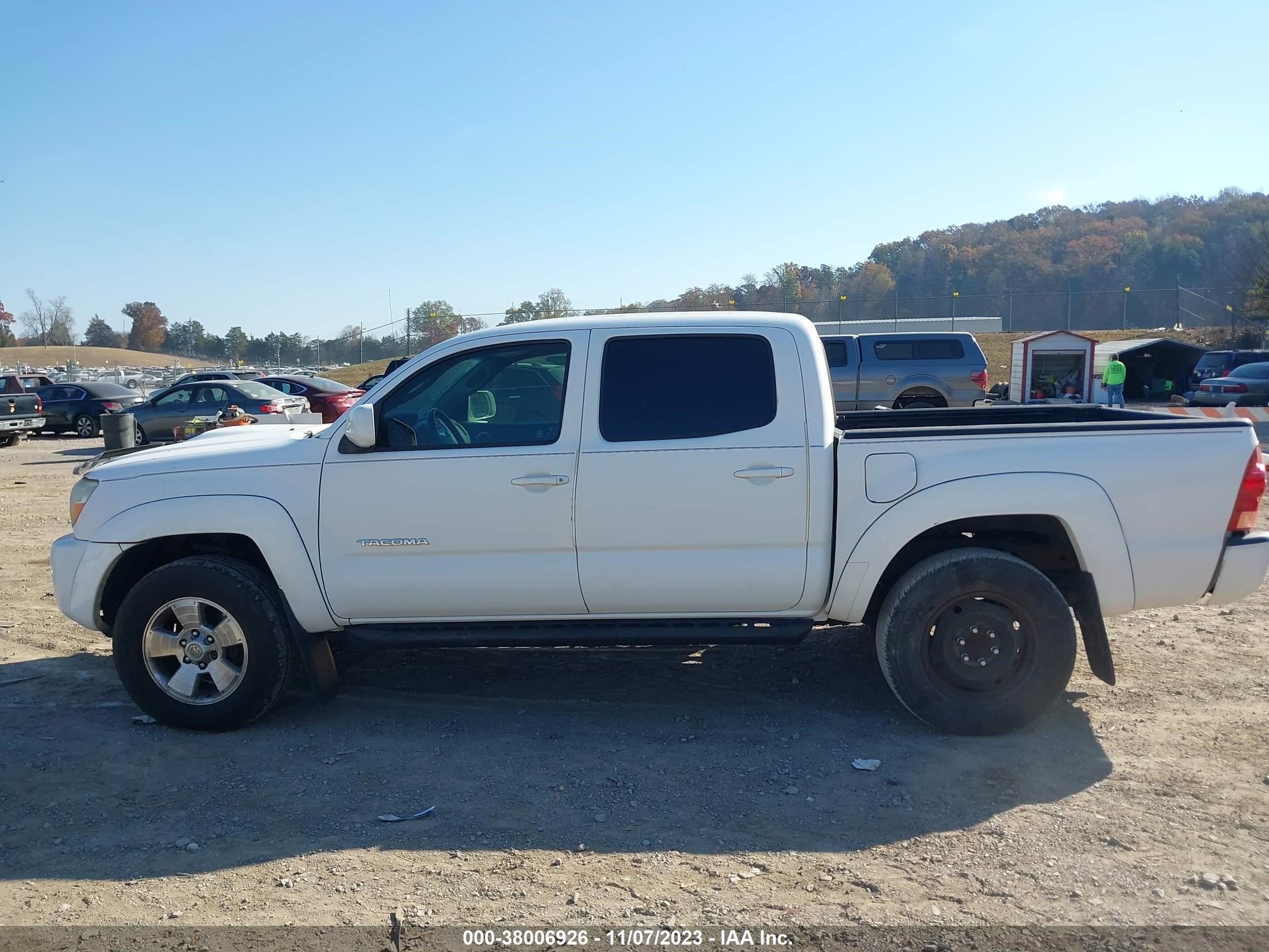 Photo 14 VIN: 5TELU42N65Z035294 - TOYOTA TACOMA 