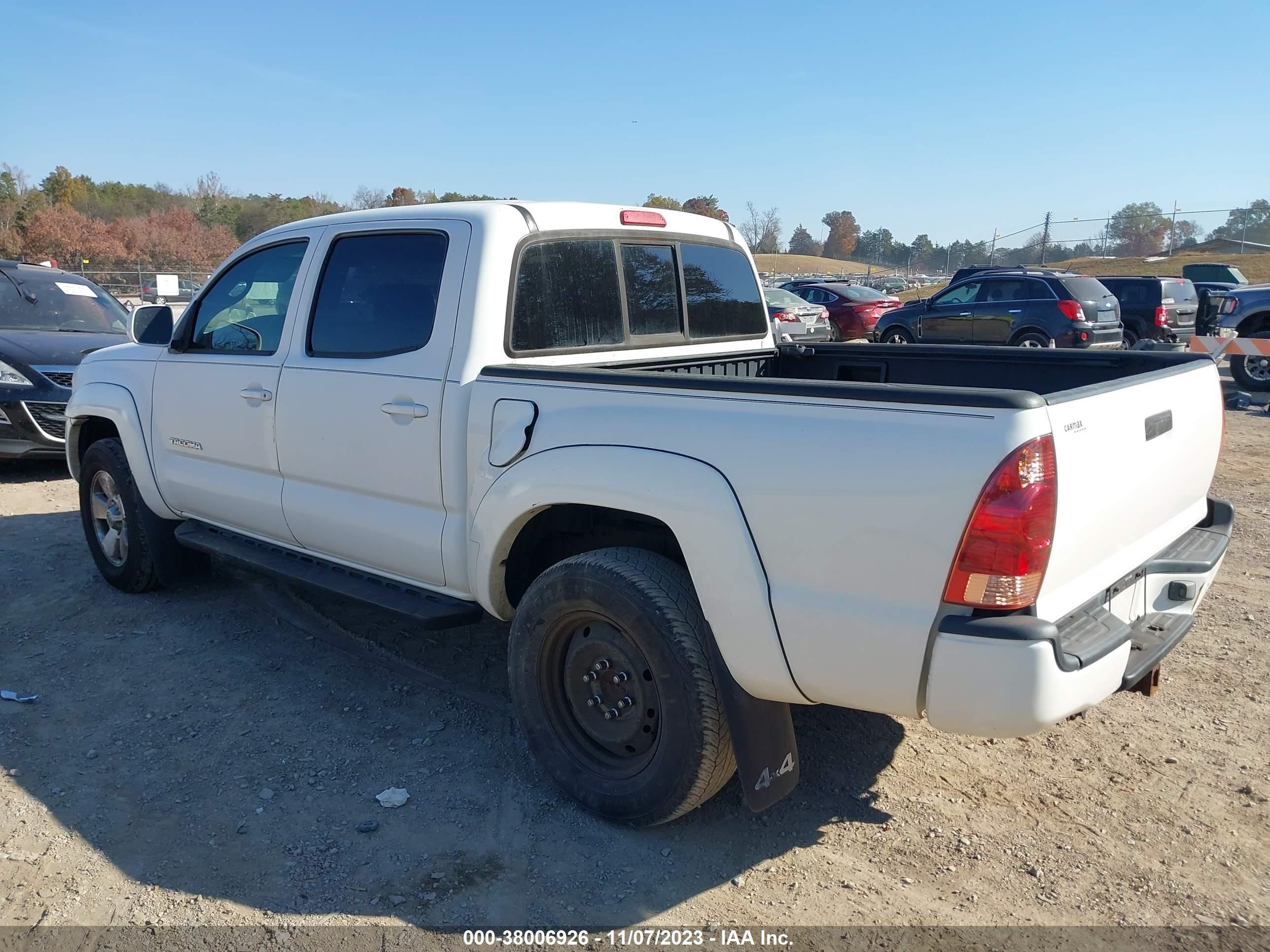 Photo 2 VIN: 5TELU42N65Z035294 - TOYOTA TACOMA 