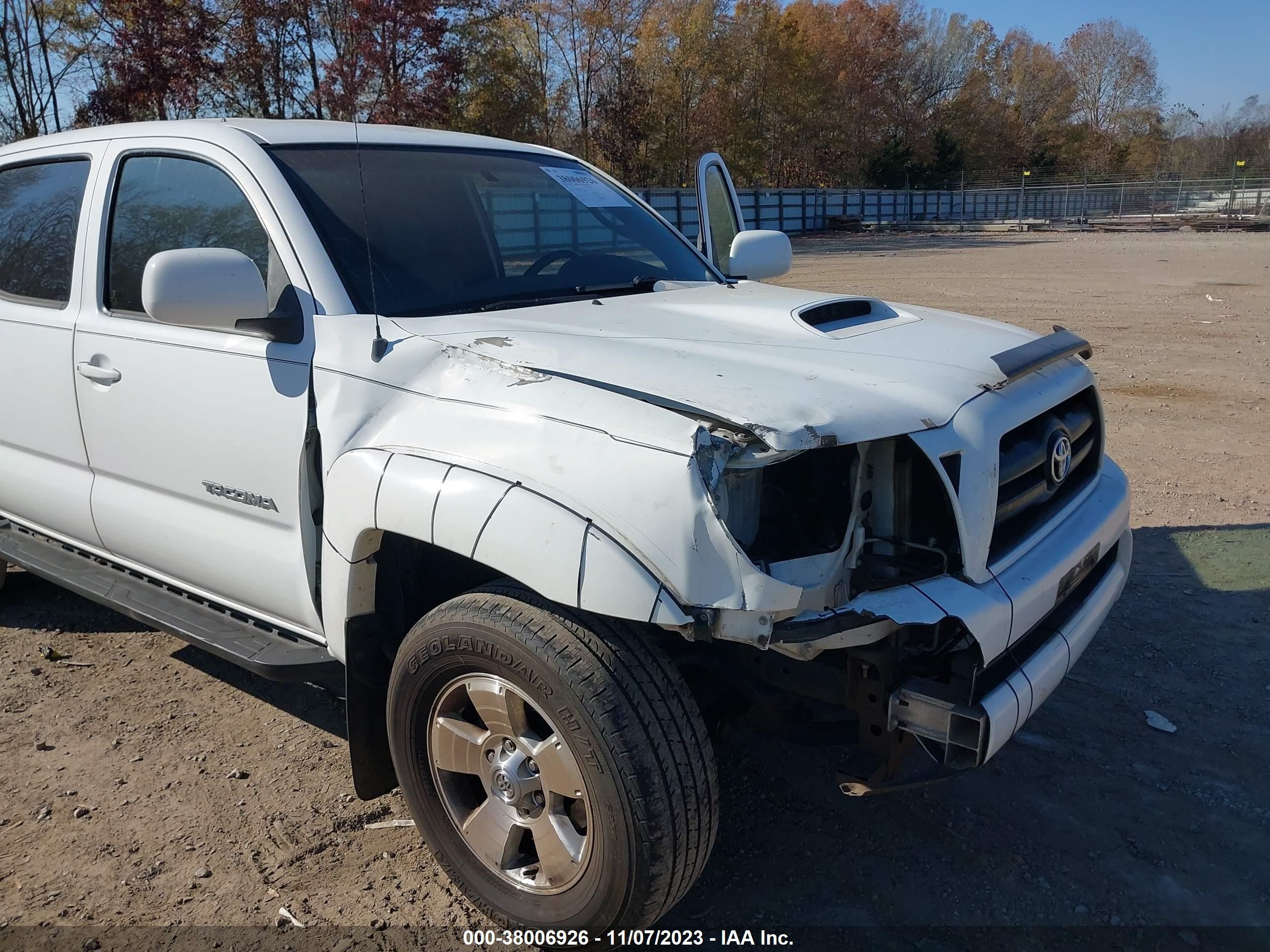 Photo 5 VIN: 5TELU42N65Z035294 - TOYOTA TACOMA 