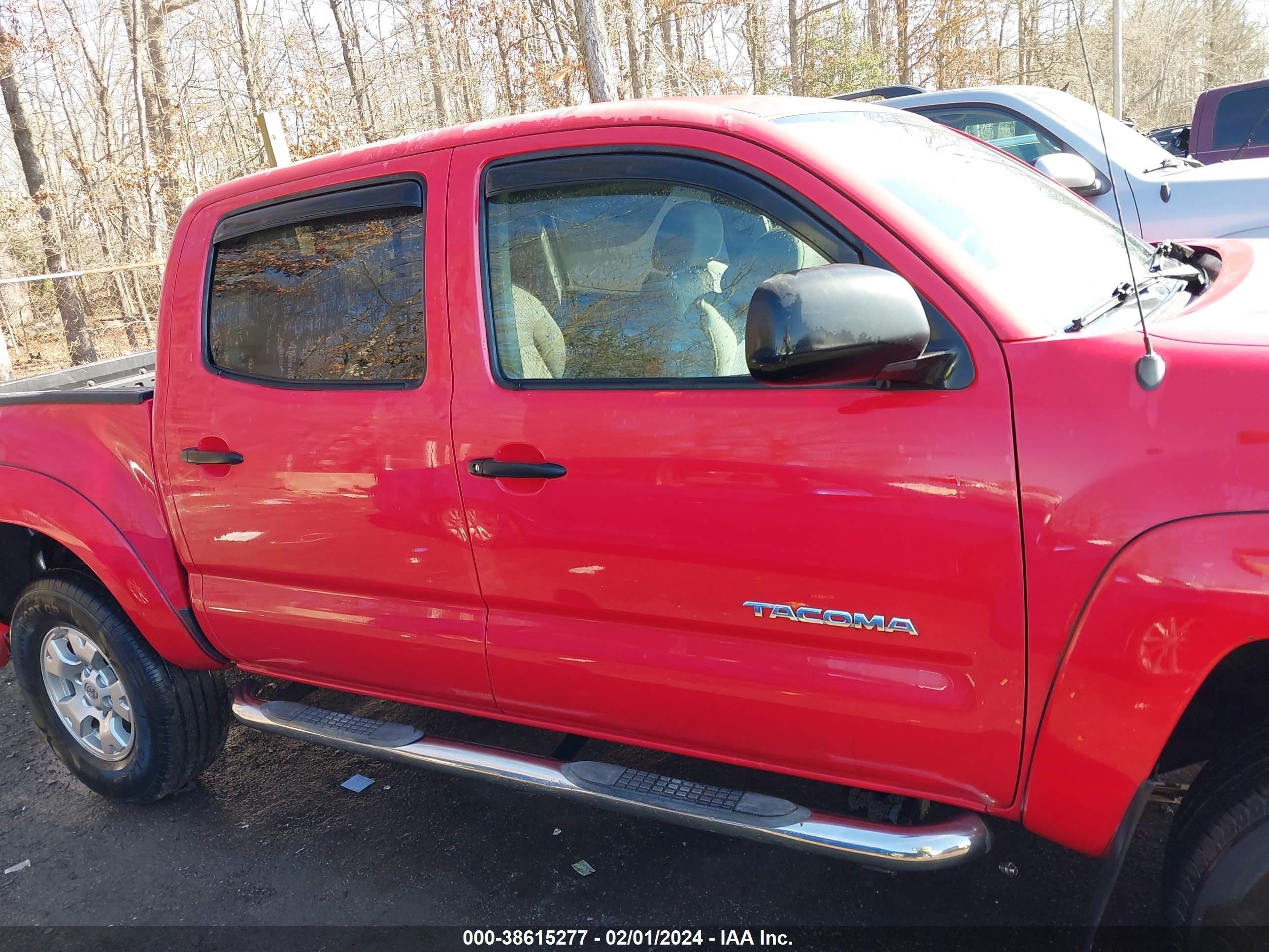 Photo 12 VIN: 5TELU42N68Z578827 - TOYOTA TACOMA 