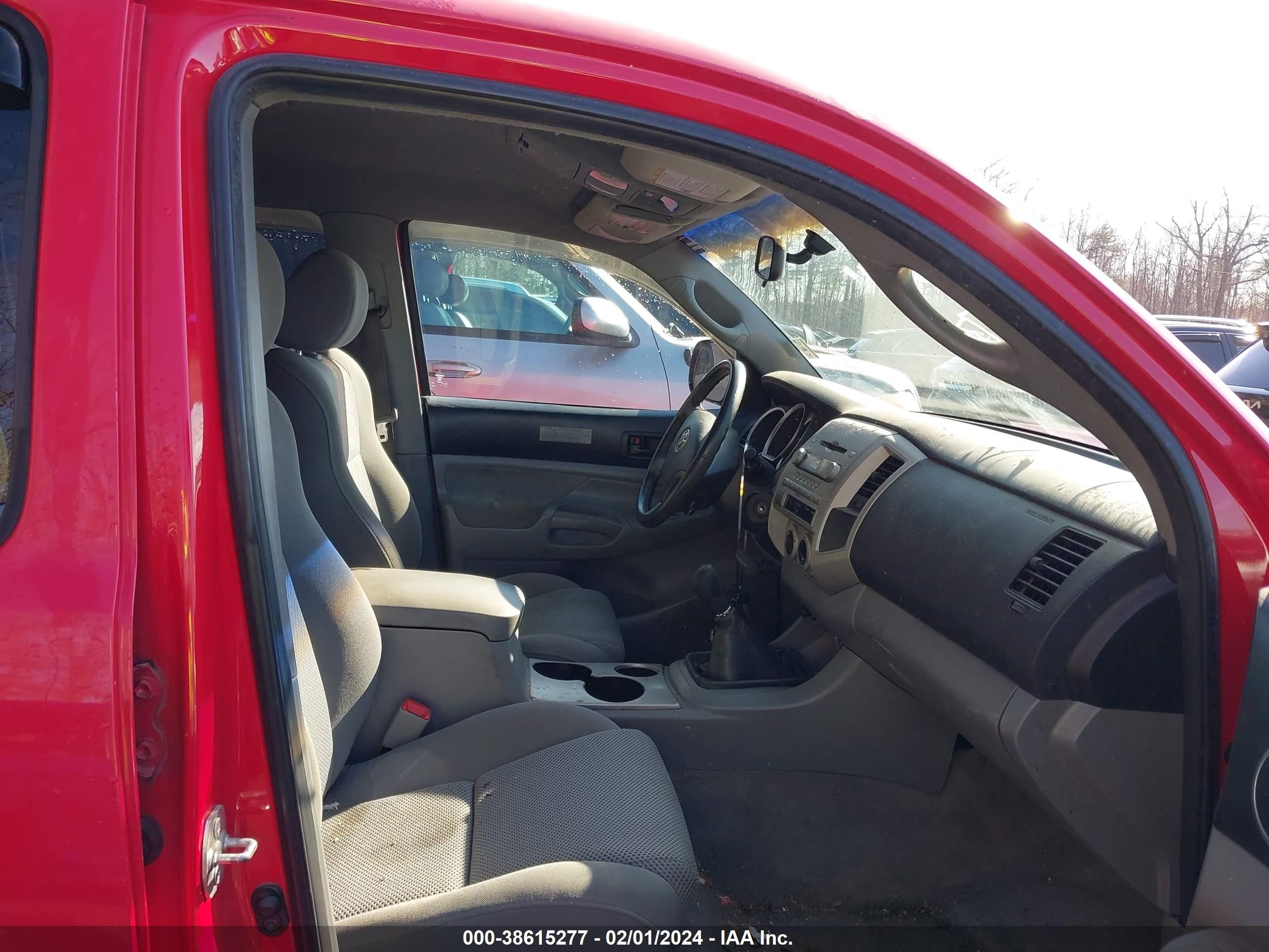 Photo 4 VIN: 5TELU42N68Z578827 - TOYOTA TACOMA 