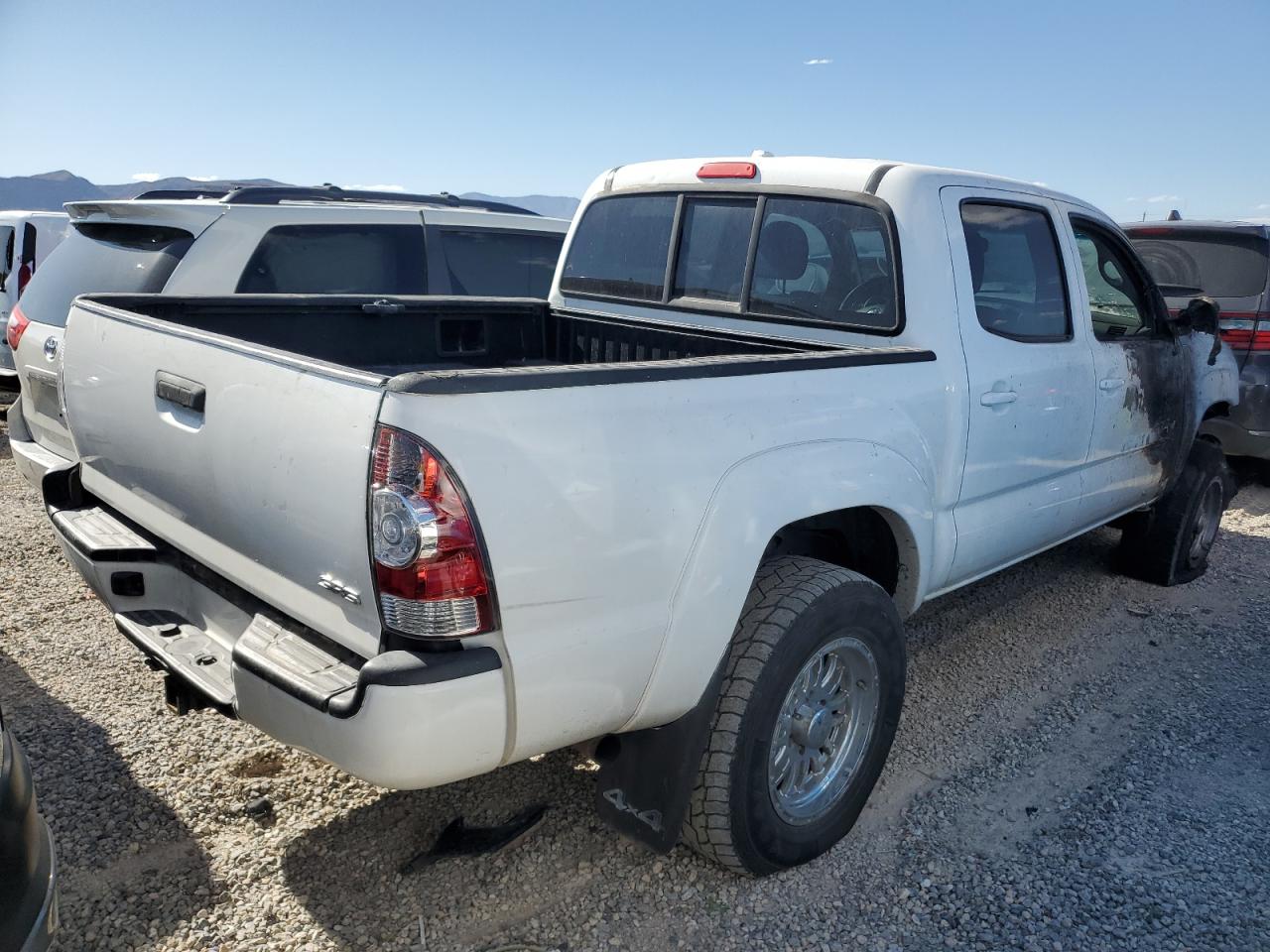 Photo 2 VIN: 5TELU42N69Z604988 - TOYOTA TACOMA 