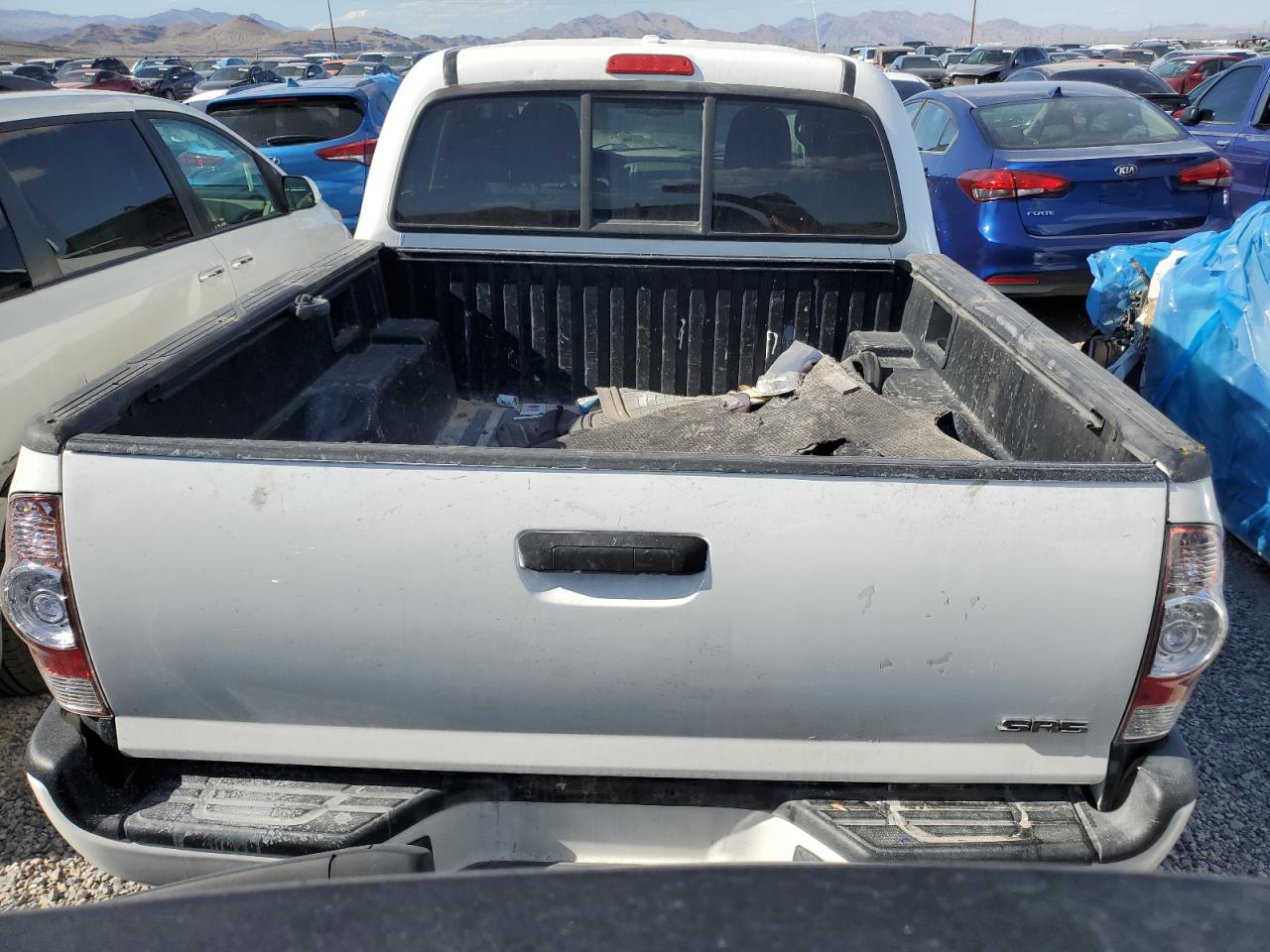 Photo 5 VIN: 5TELU42N69Z604988 - TOYOTA TACOMA 