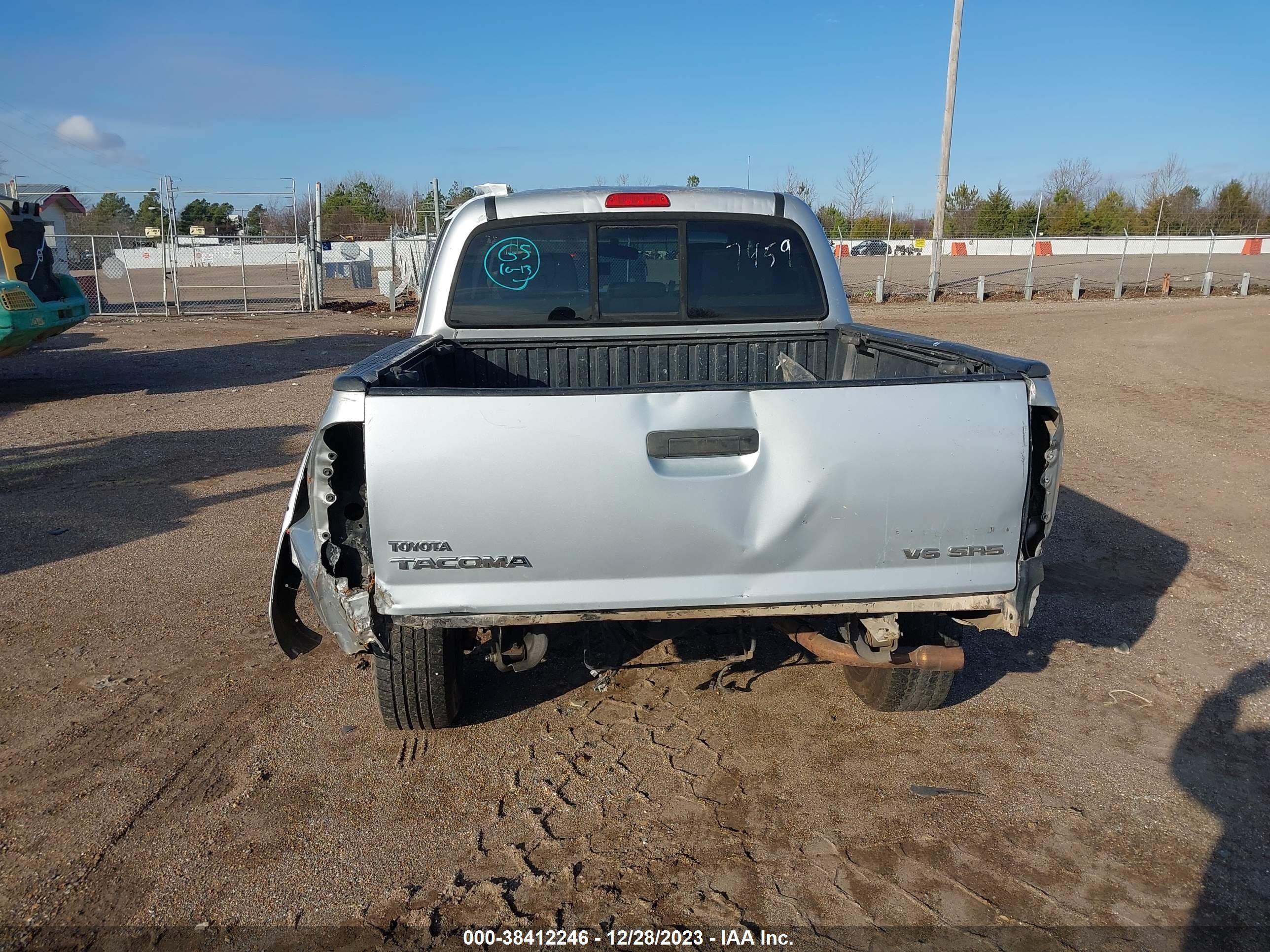 Photo 15 VIN: 5TELU42N78Z537459 - TOYOTA TACOMA 