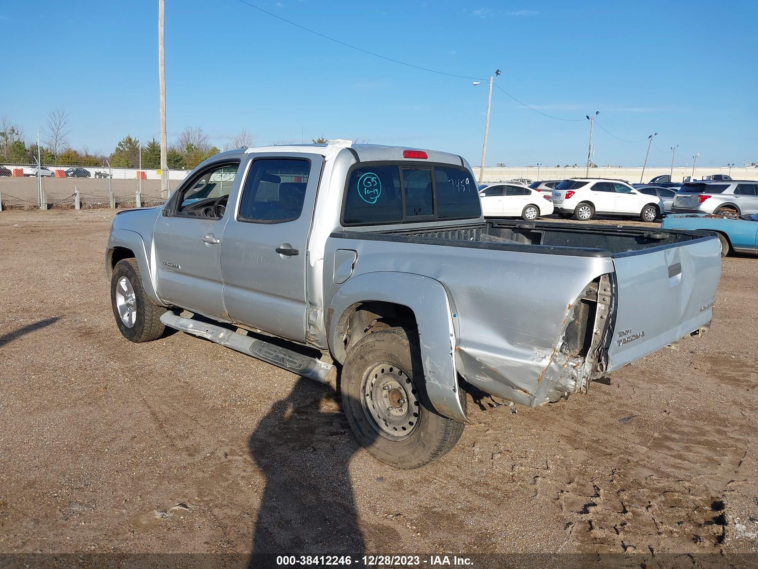 Photo 2 VIN: 5TELU42N78Z537459 - TOYOTA TACOMA 