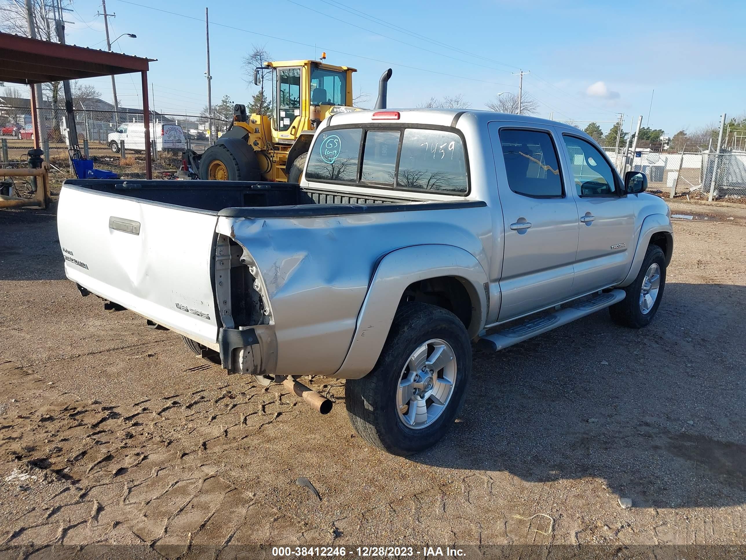 Photo 3 VIN: 5TELU42N78Z537459 - TOYOTA TACOMA 