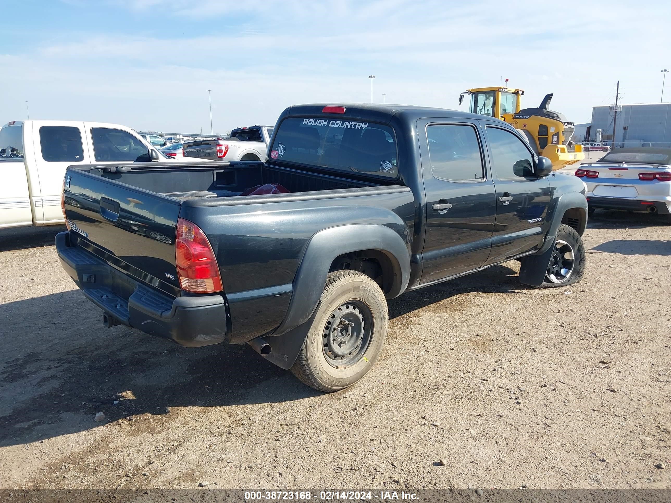 Photo 3 VIN: 5TELU42N78Z552107 - TOYOTA TACOMA 