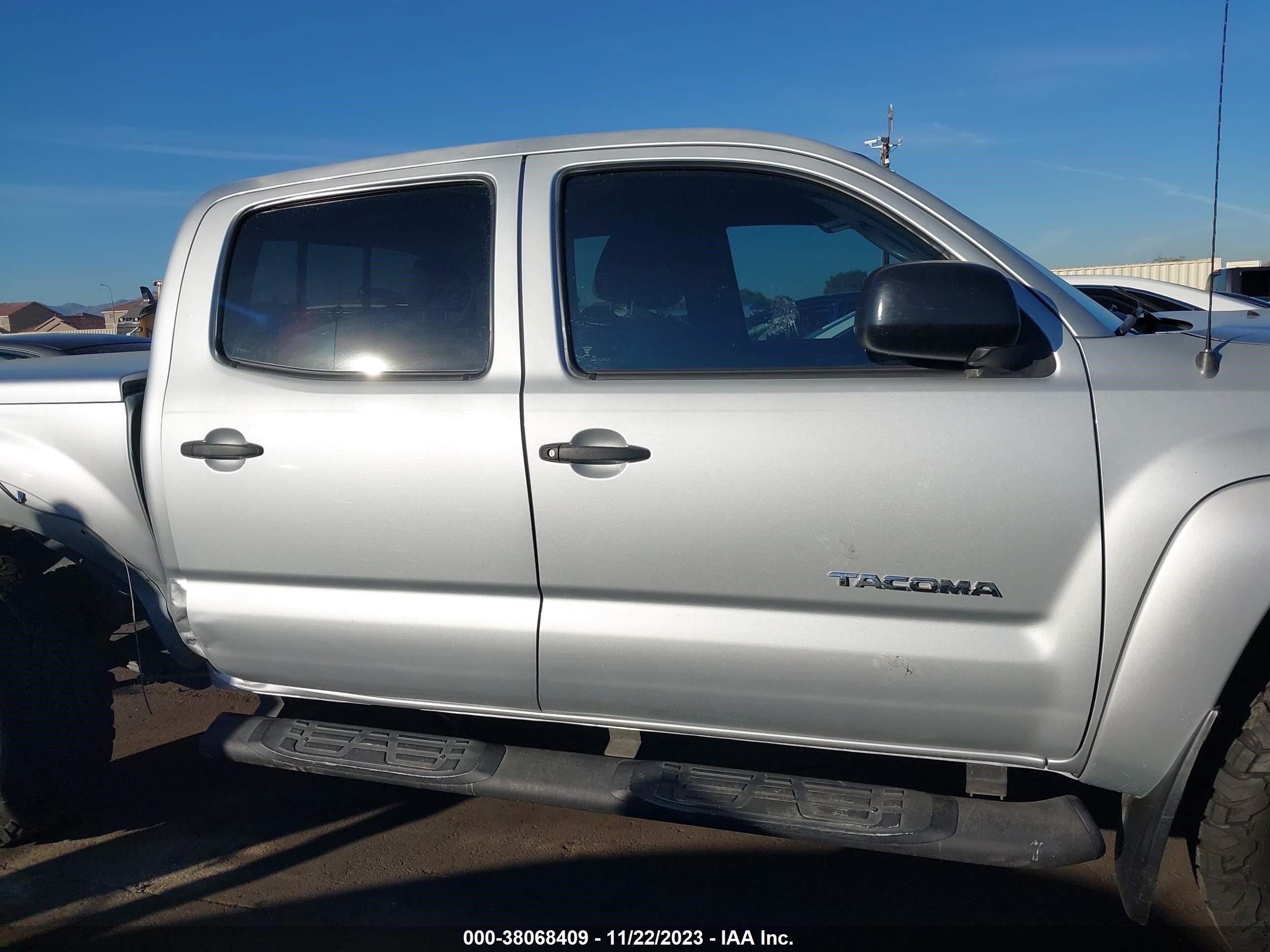 Photo 12 VIN: 5TELU42N78Z575354 - TOYOTA TACOMA 