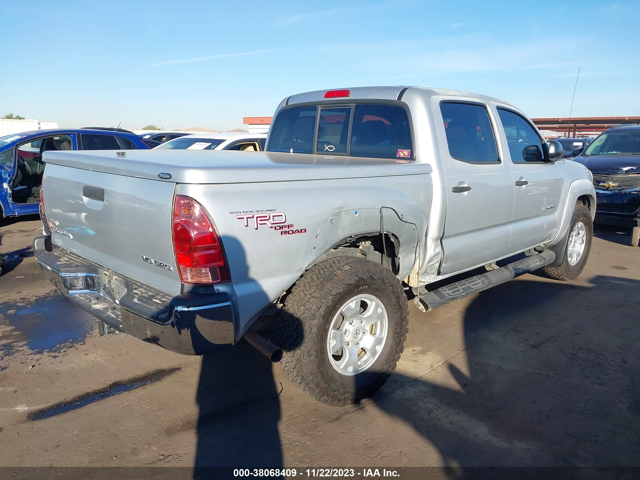 Photo 3 VIN: 5TELU42N78Z575354 - TOYOTA TACOMA 