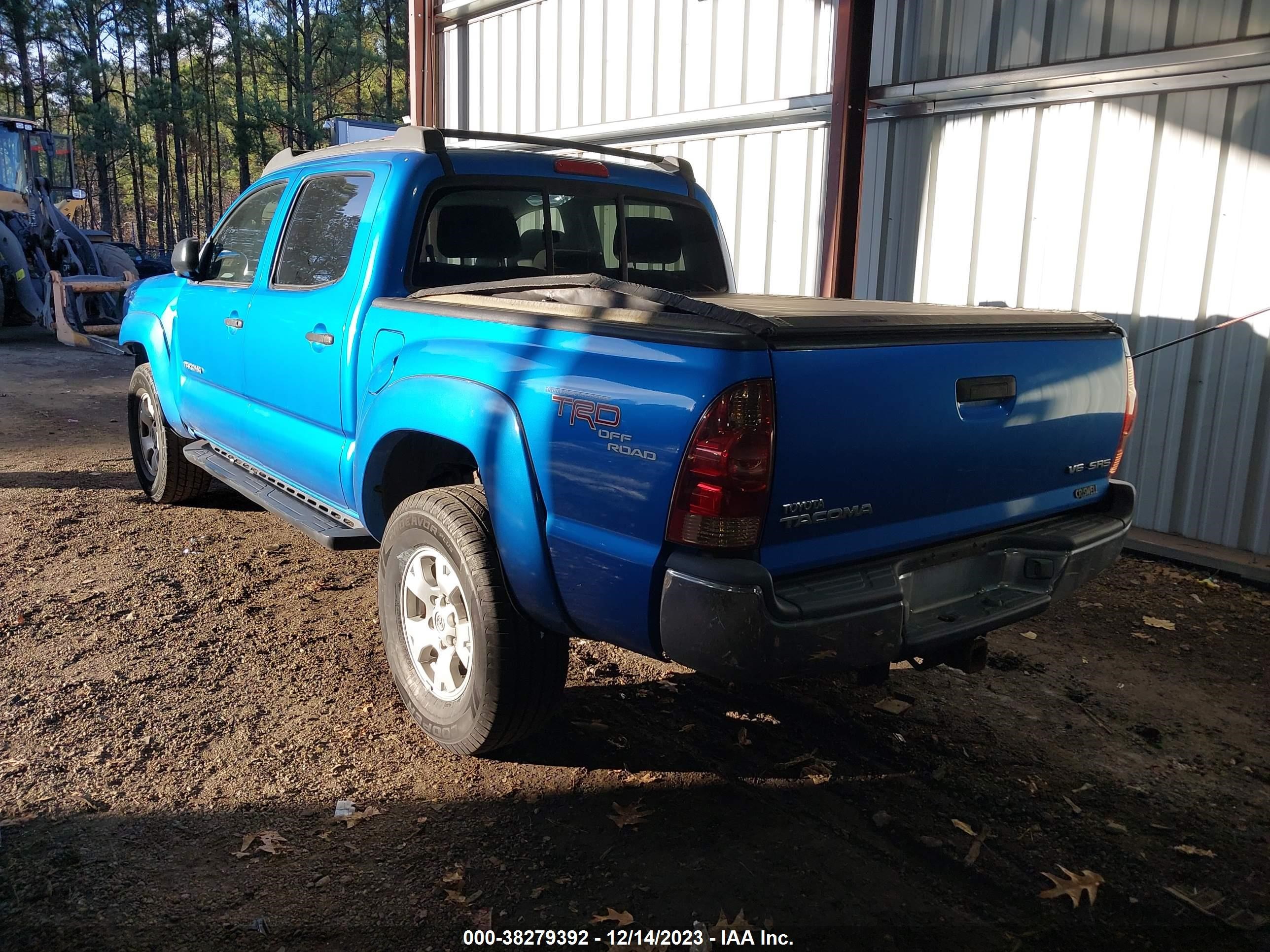 Photo 2 VIN: 5TELU42N95Z108240 - TOYOTA TACOMA 