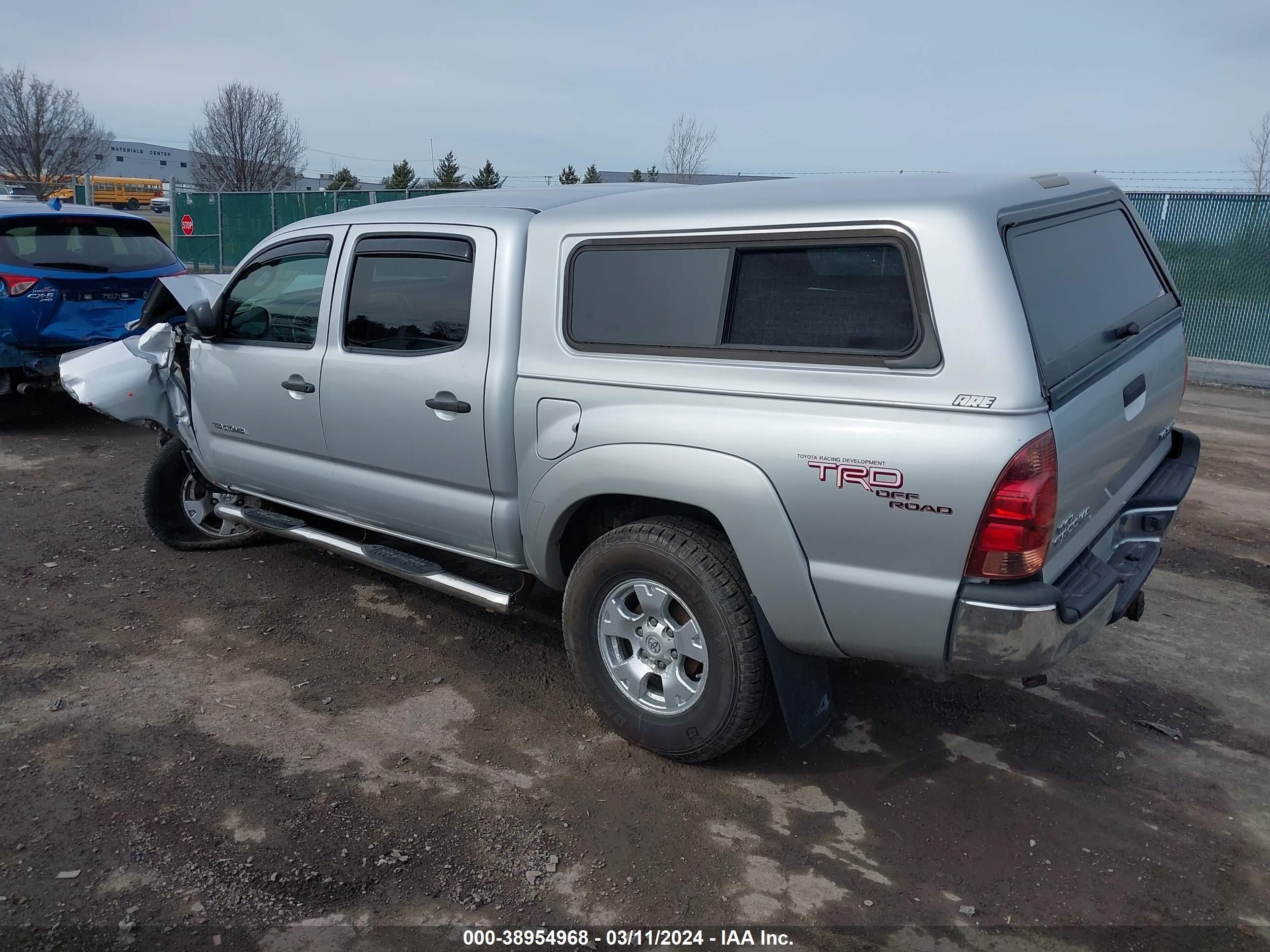 Photo 2 VIN: 5TELU42N98Z472386 - TOYOTA TACOMA 