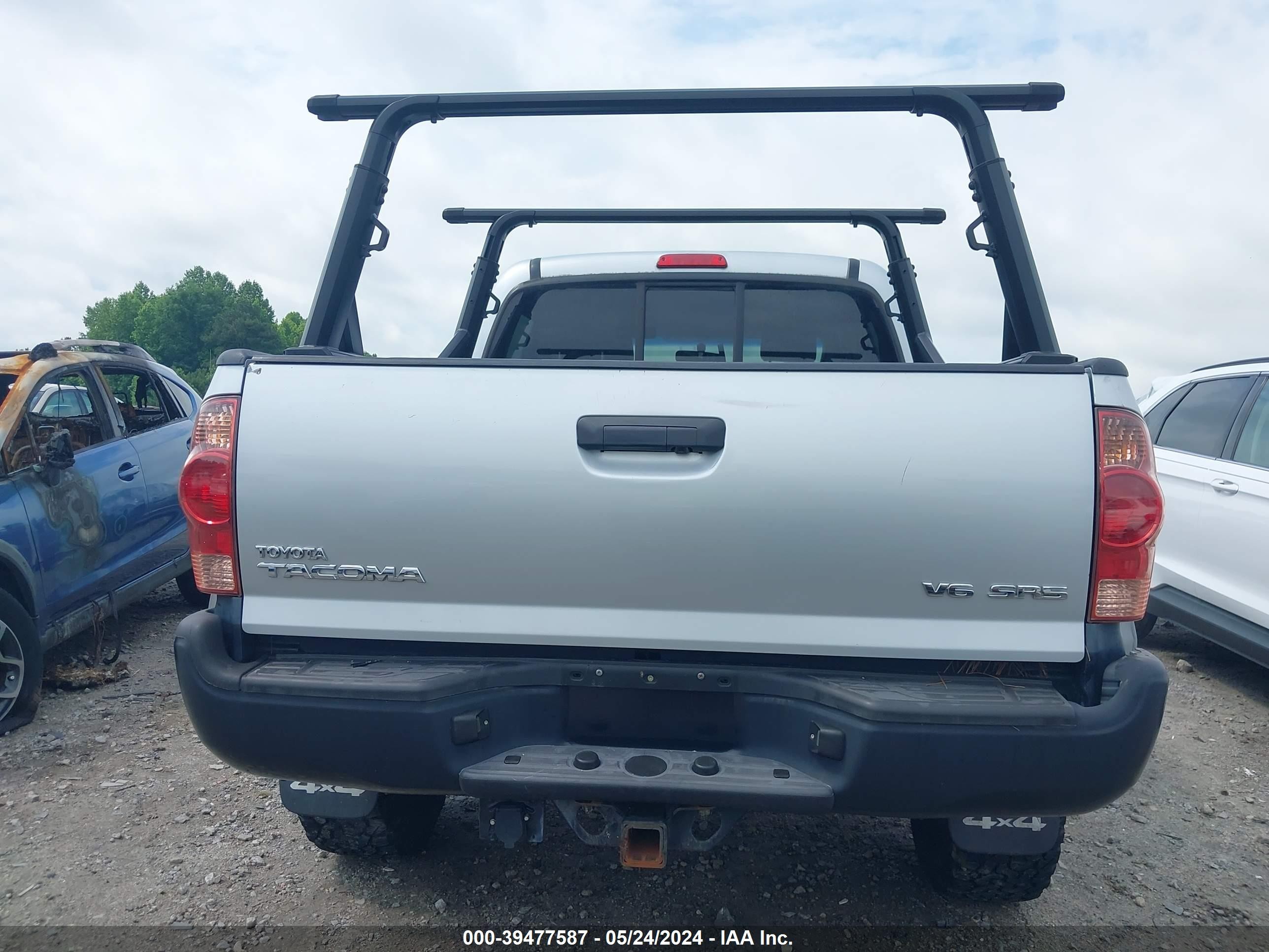 Photo 15 VIN: 5TELU42N98Z491729 - TOYOTA TACOMA 