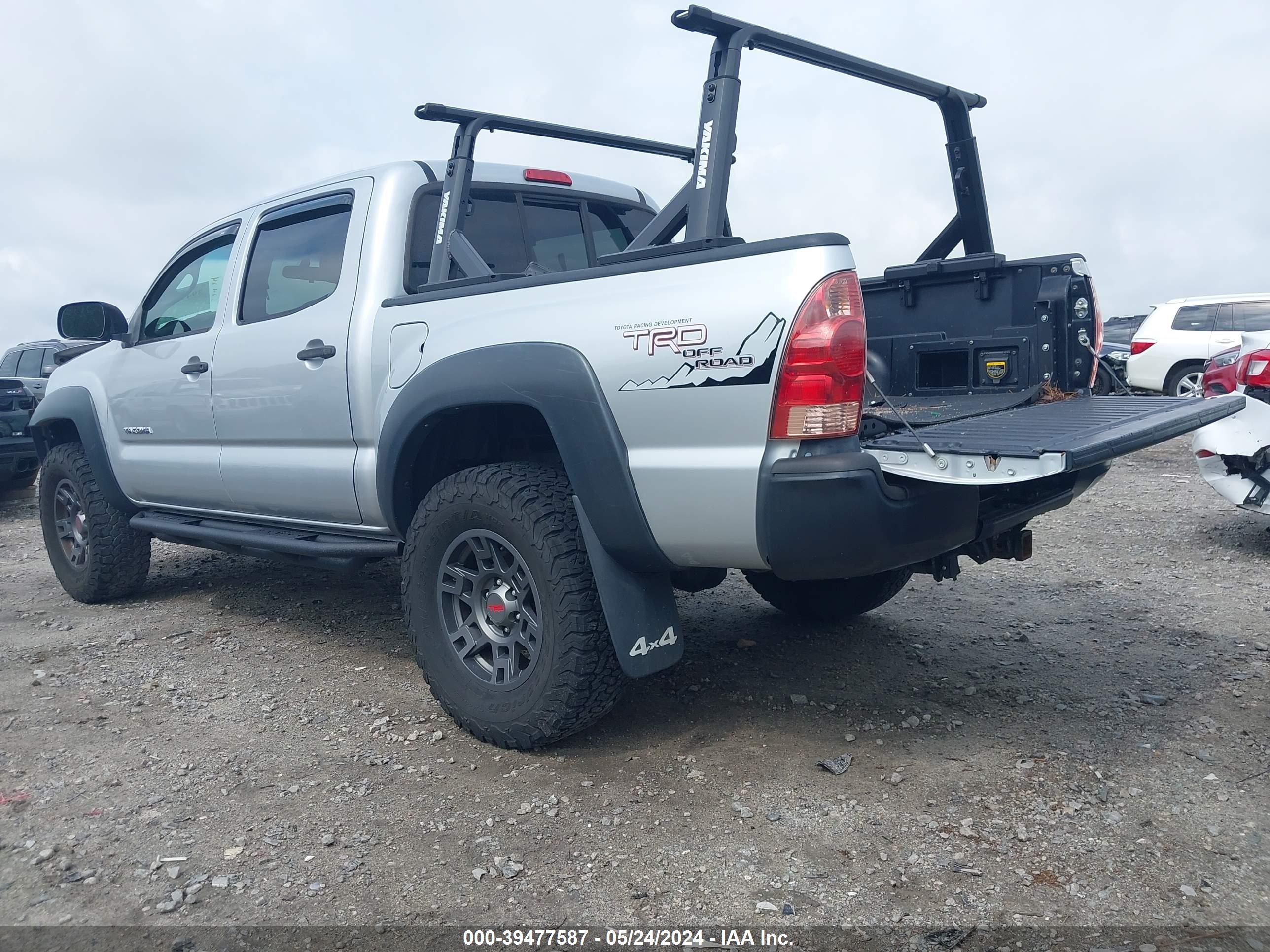 Photo 2 VIN: 5TELU42N98Z491729 - TOYOTA TACOMA 