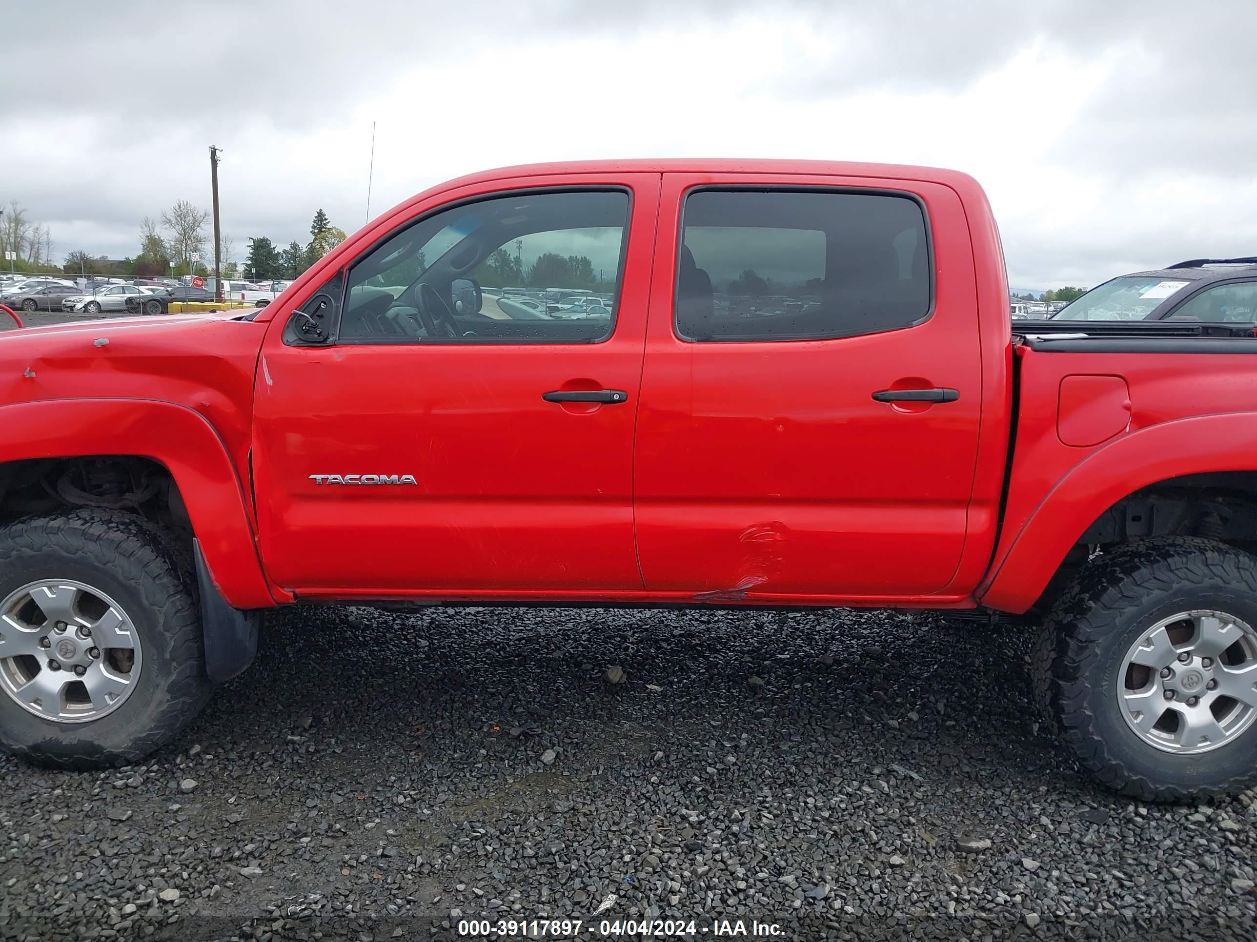 Photo 13 VIN: 5TELU42NX5Z026338 - TOYOTA TACOMA 