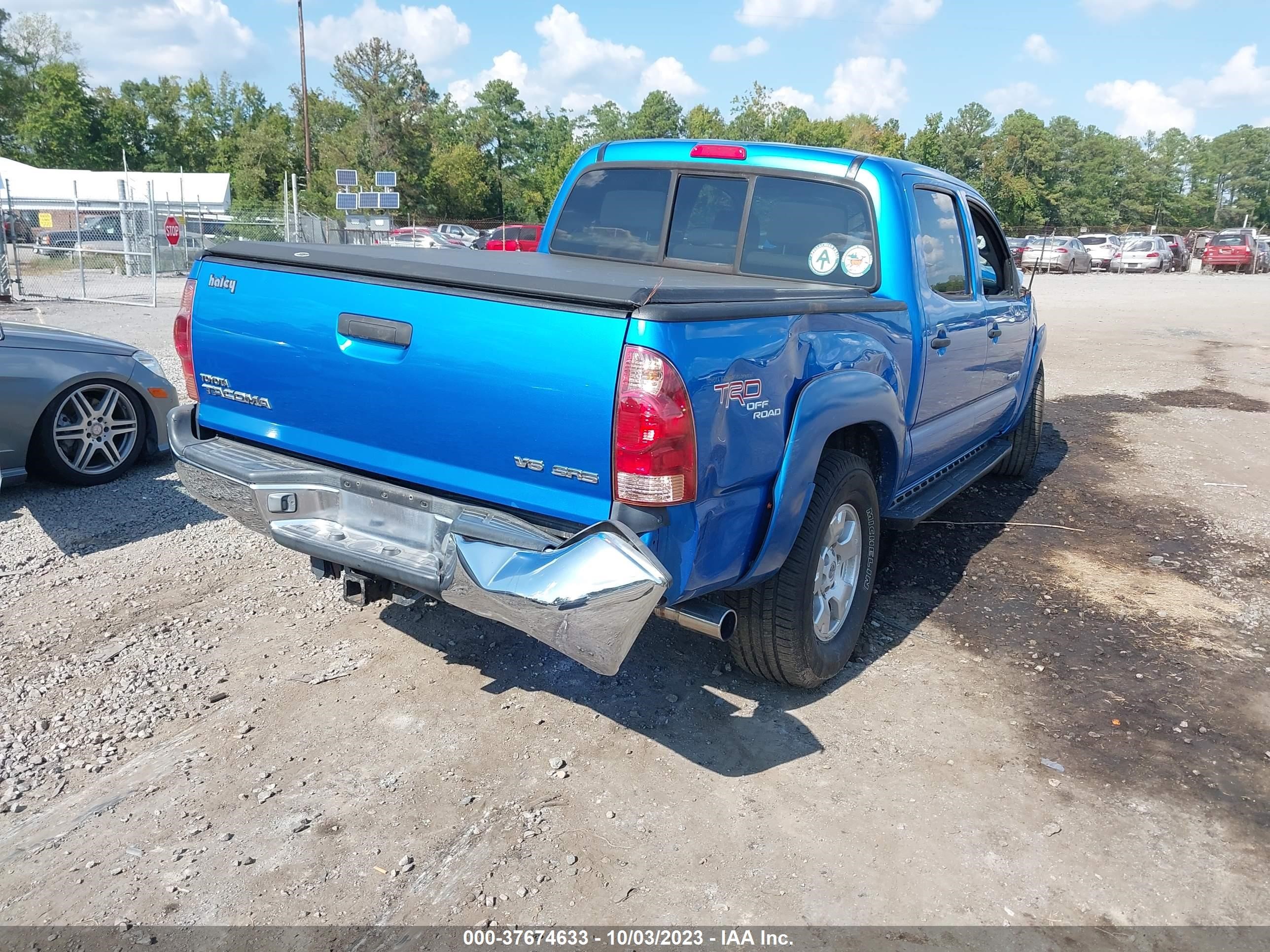 Photo 3 VIN: 5TELU42NX6Z255815 - TOYOTA TACOMA 