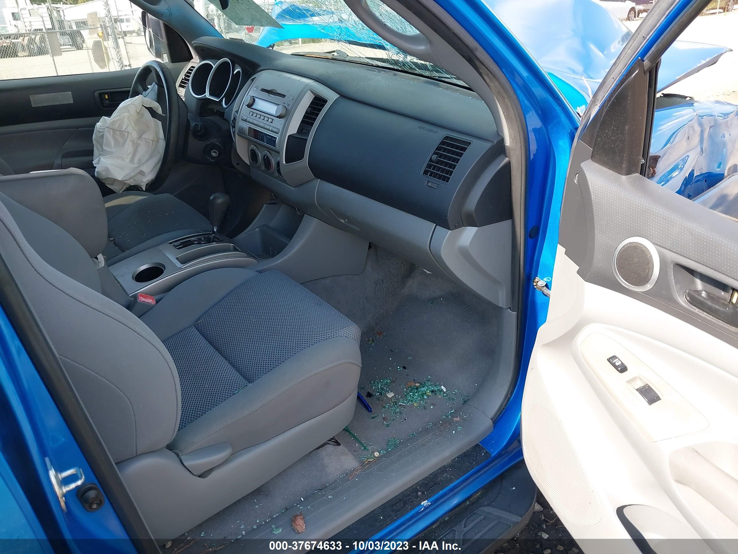 Photo 4 VIN: 5TELU42NX6Z255815 - TOYOTA TACOMA 