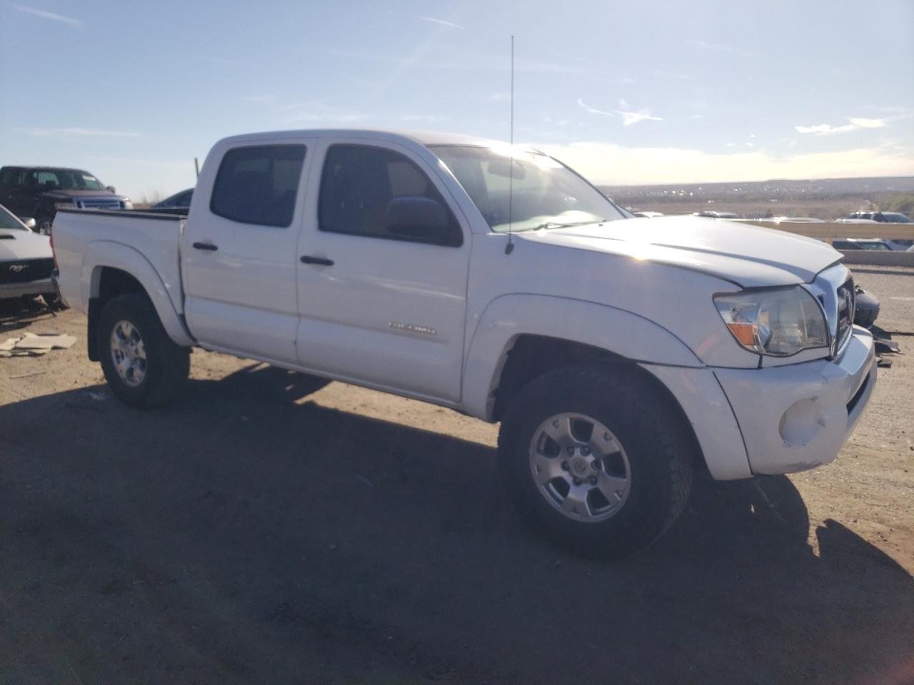 Photo 3 VIN: 5TELU42NX7Z335360 - TOYOTA TACOMA 