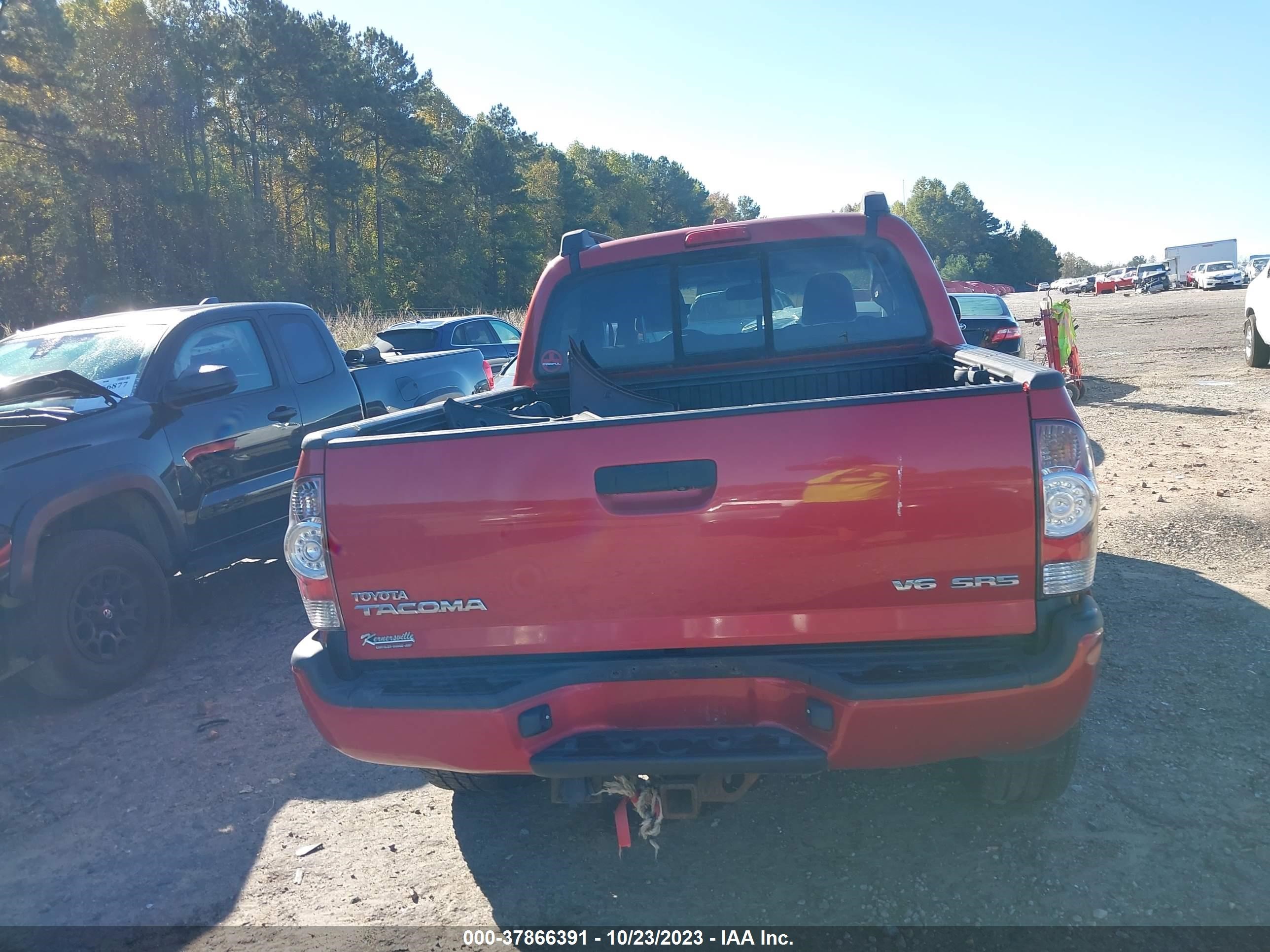 Photo 14 VIN: 5TELU4EN2AZ739160 - TOYOTA TACOMA 