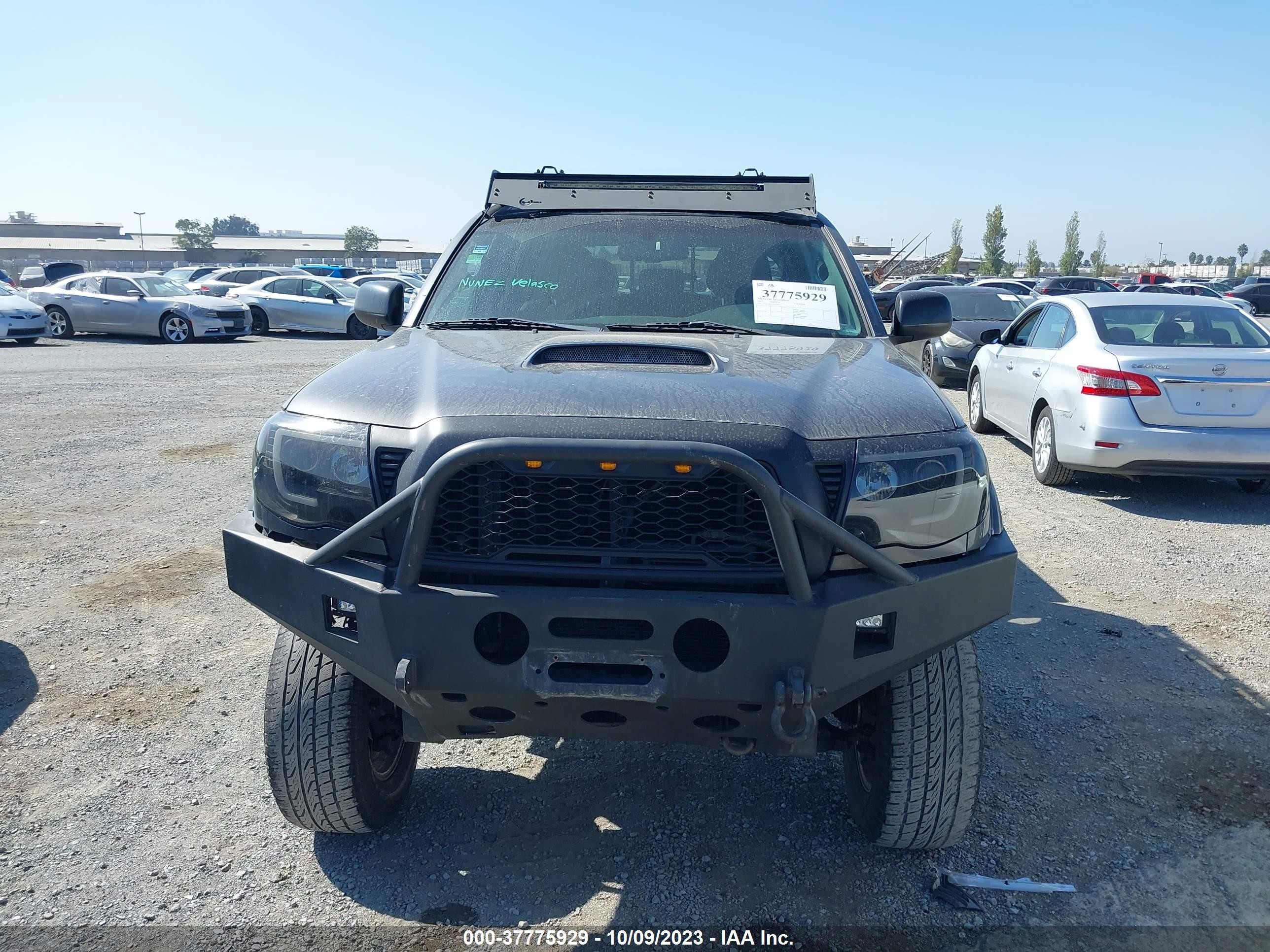 Photo 12 VIN: 5TELU4EN3AZ700254 - TOYOTA TACOMA 