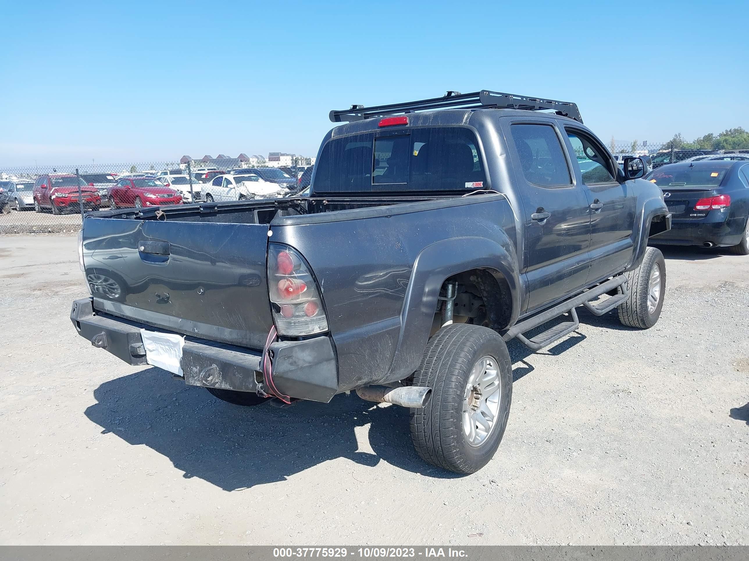 Photo 3 VIN: 5TELU4EN3AZ700254 - TOYOTA TACOMA 