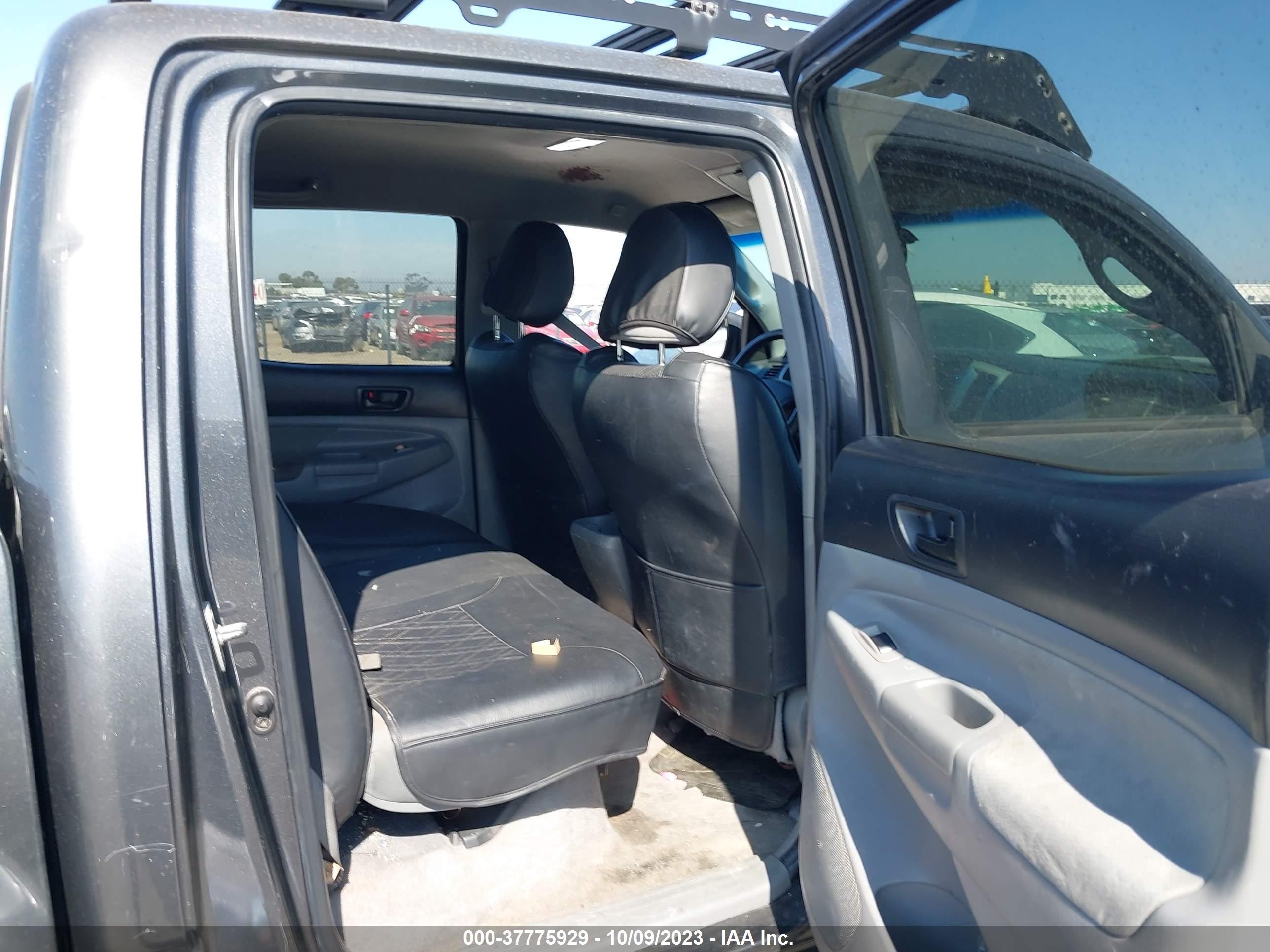 Photo 7 VIN: 5TELU4EN3AZ700254 - TOYOTA TACOMA 