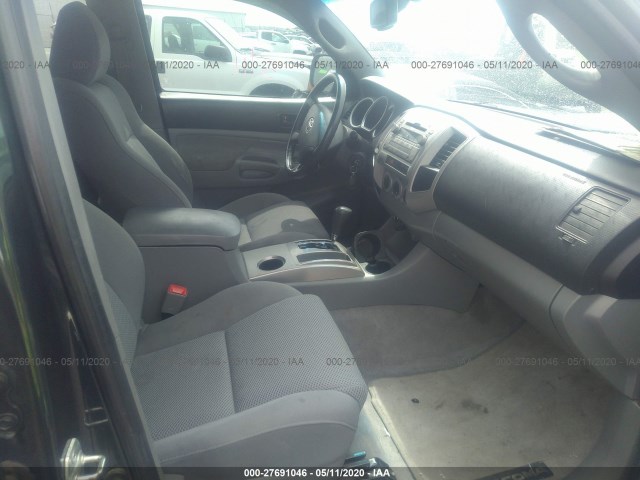 Photo 4 VIN: 5TEMU4FN1AZ717041 - TOYOTA TACOMA 