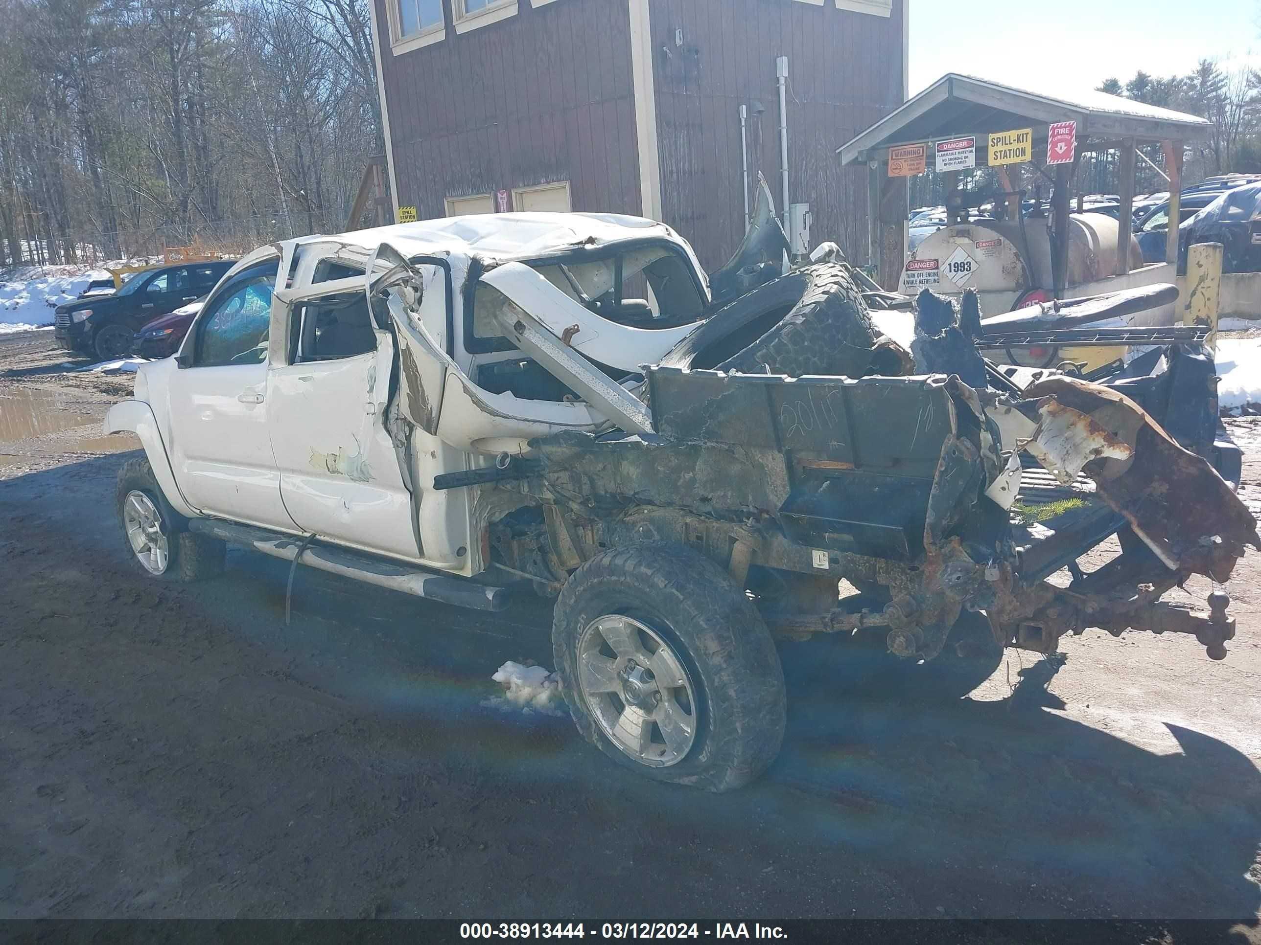 Photo 2 VIN: 5TEMU52N58Z508827 - TOYOTA TACOMA 