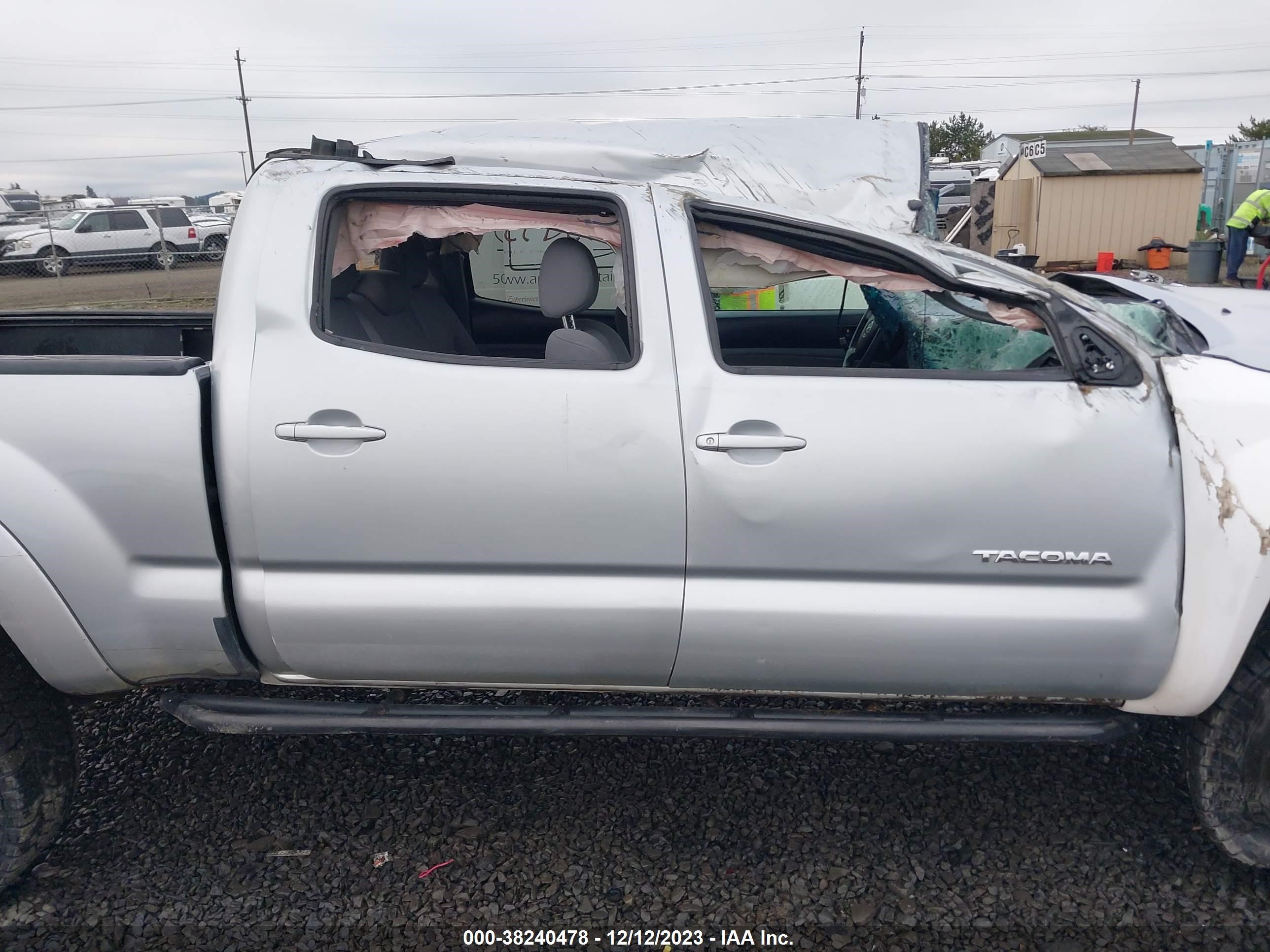 Photo 13 VIN: 5TEMU52N68Z562556 - TOYOTA TACOMA 