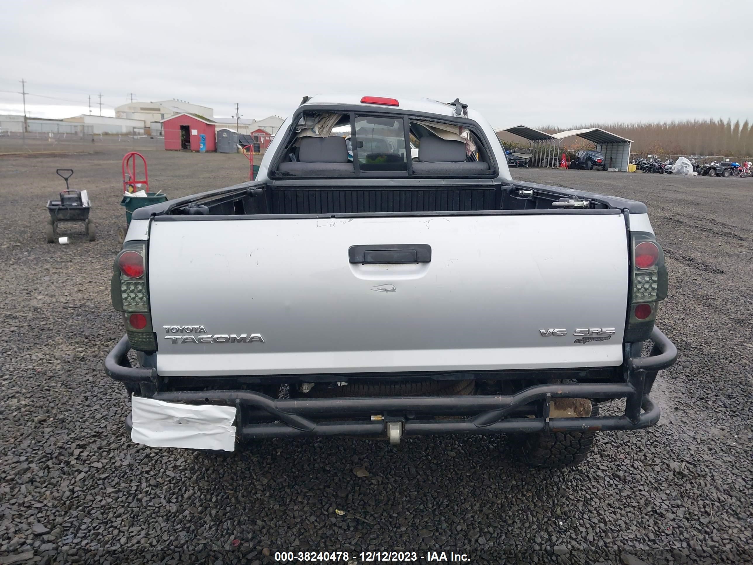 Photo 16 VIN: 5TEMU52N68Z562556 - TOYOTA TACOMA 