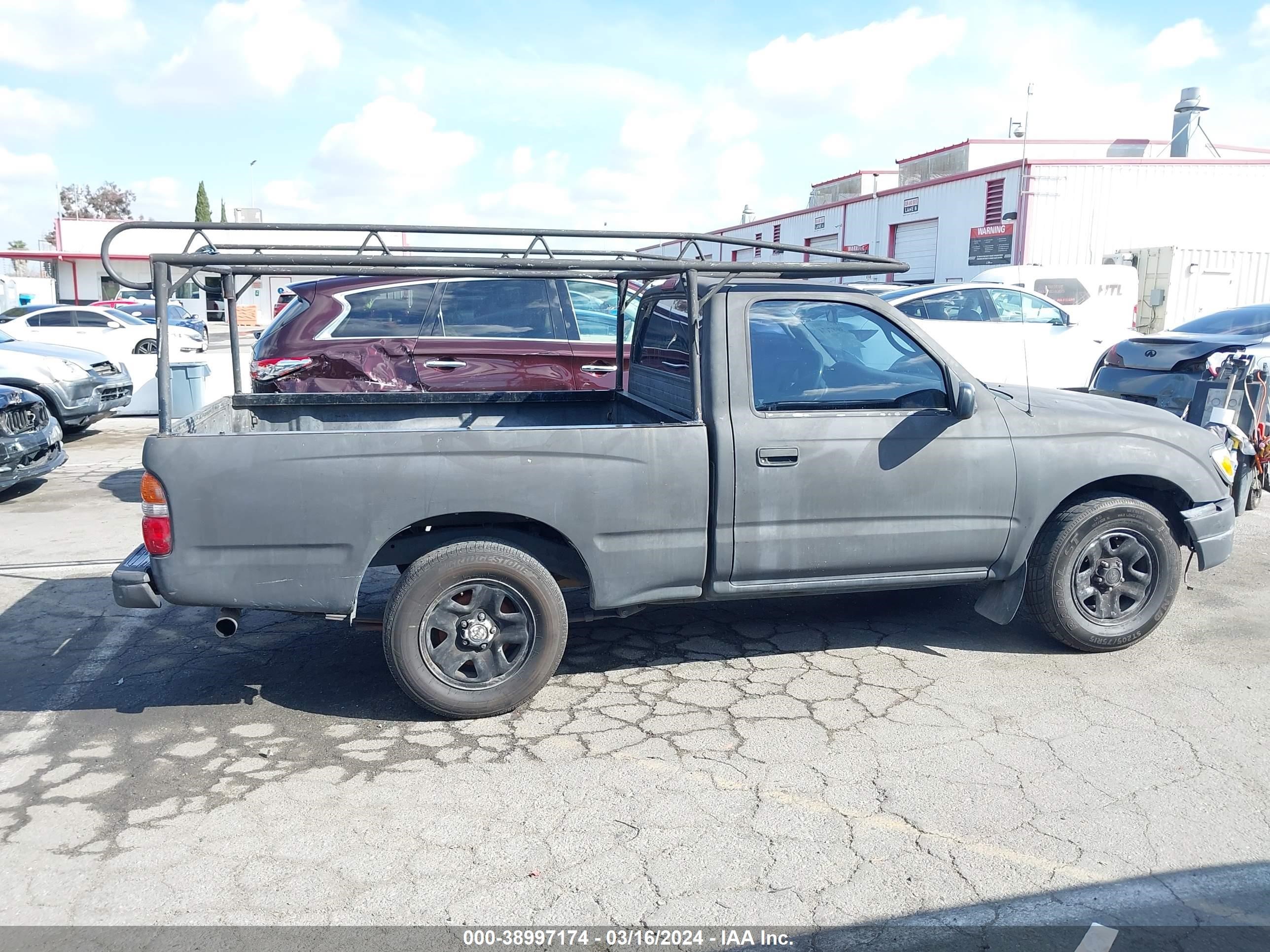 Photo 12 VIN: 5TENL42N22Z023019 - TOYOTA TACOMA 