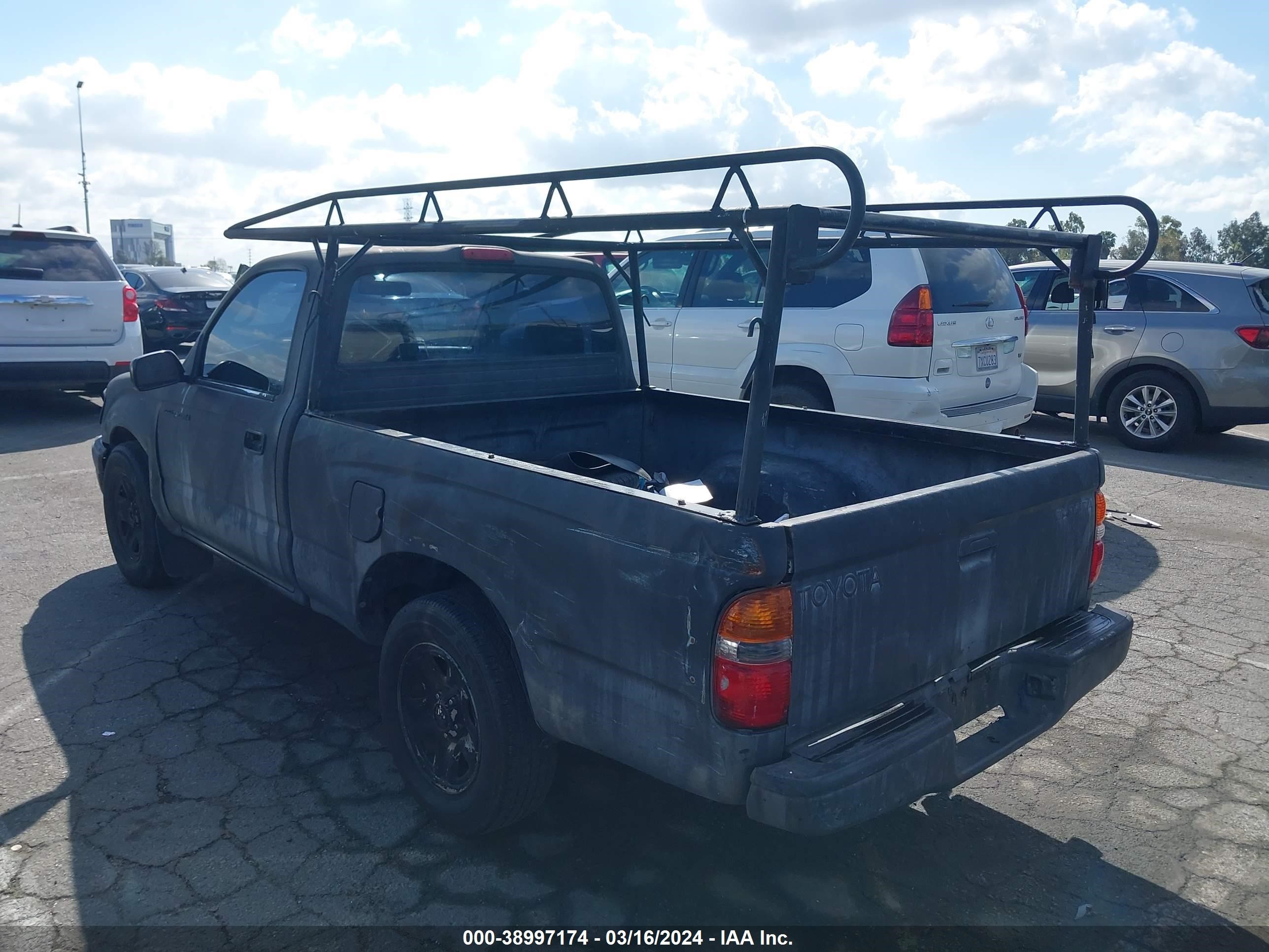 Photo 2 VIN: 5TENL42N22Z023019 - TOYOTA TACOMA 