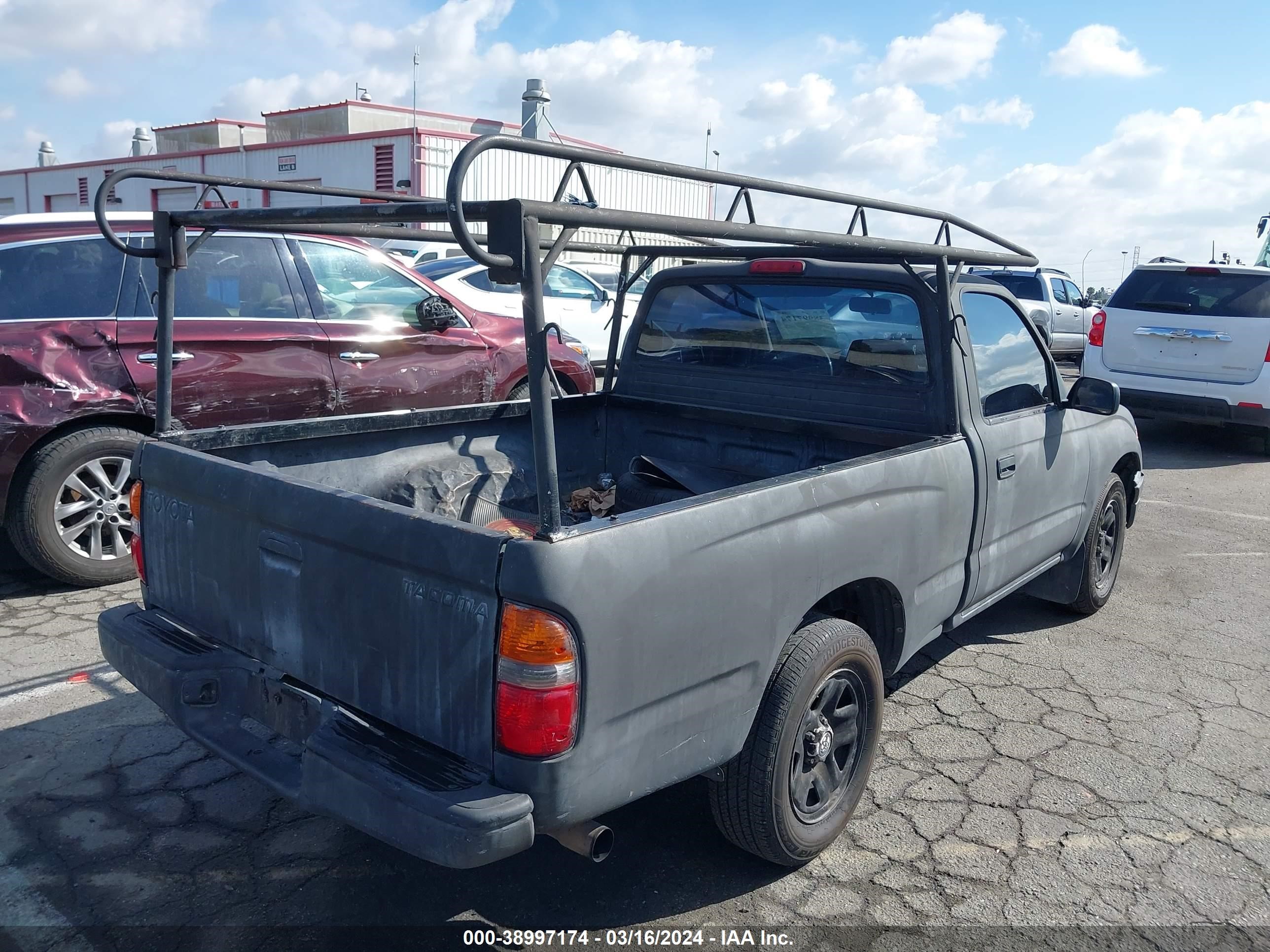 Photo 3 VIN: 5TENL42N22Z023019 - TOYOTA TACOMA 