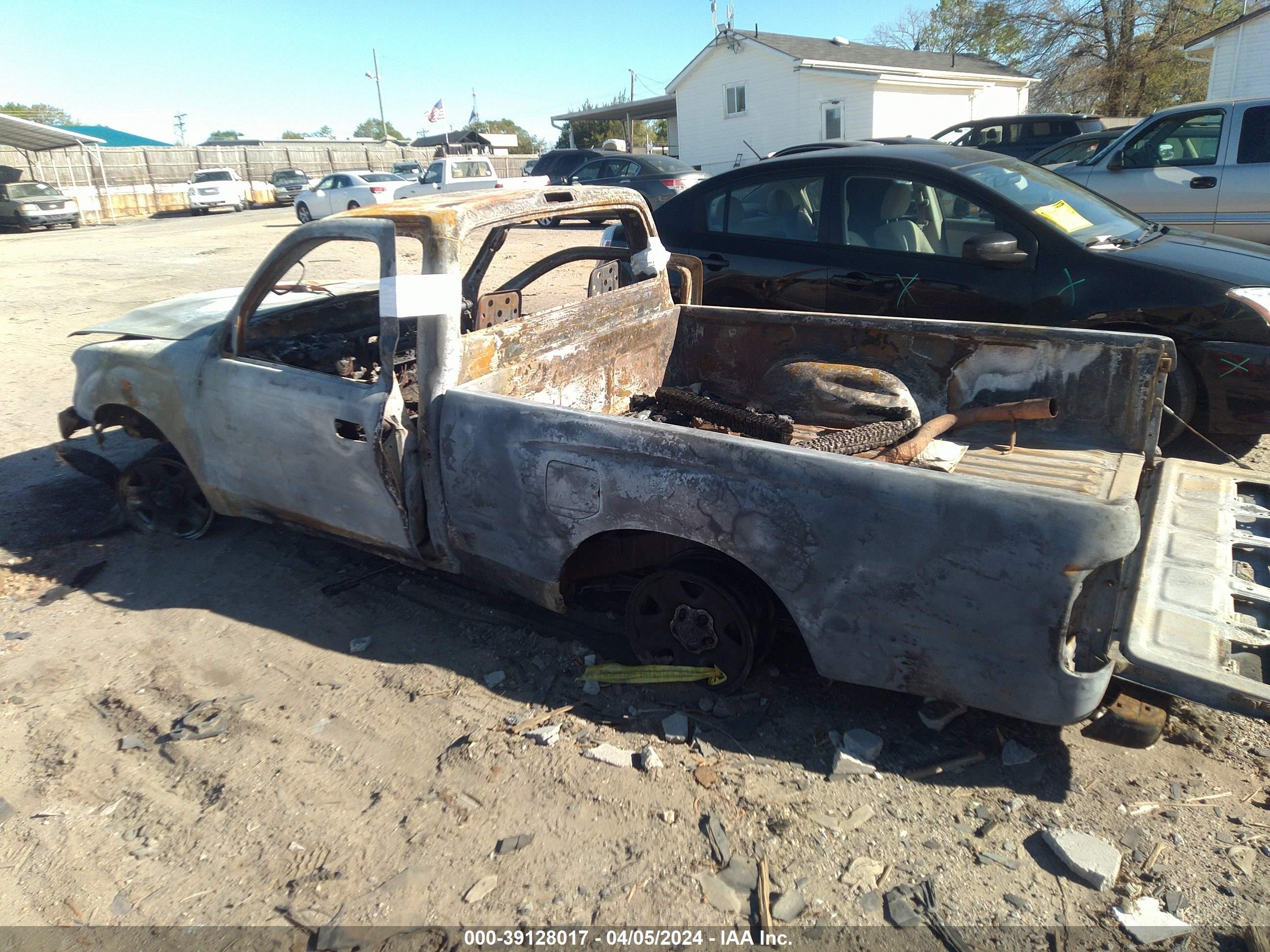 Photo 2 VIN: 5TENL42N522L22823 - TOYOTA TACOMA 