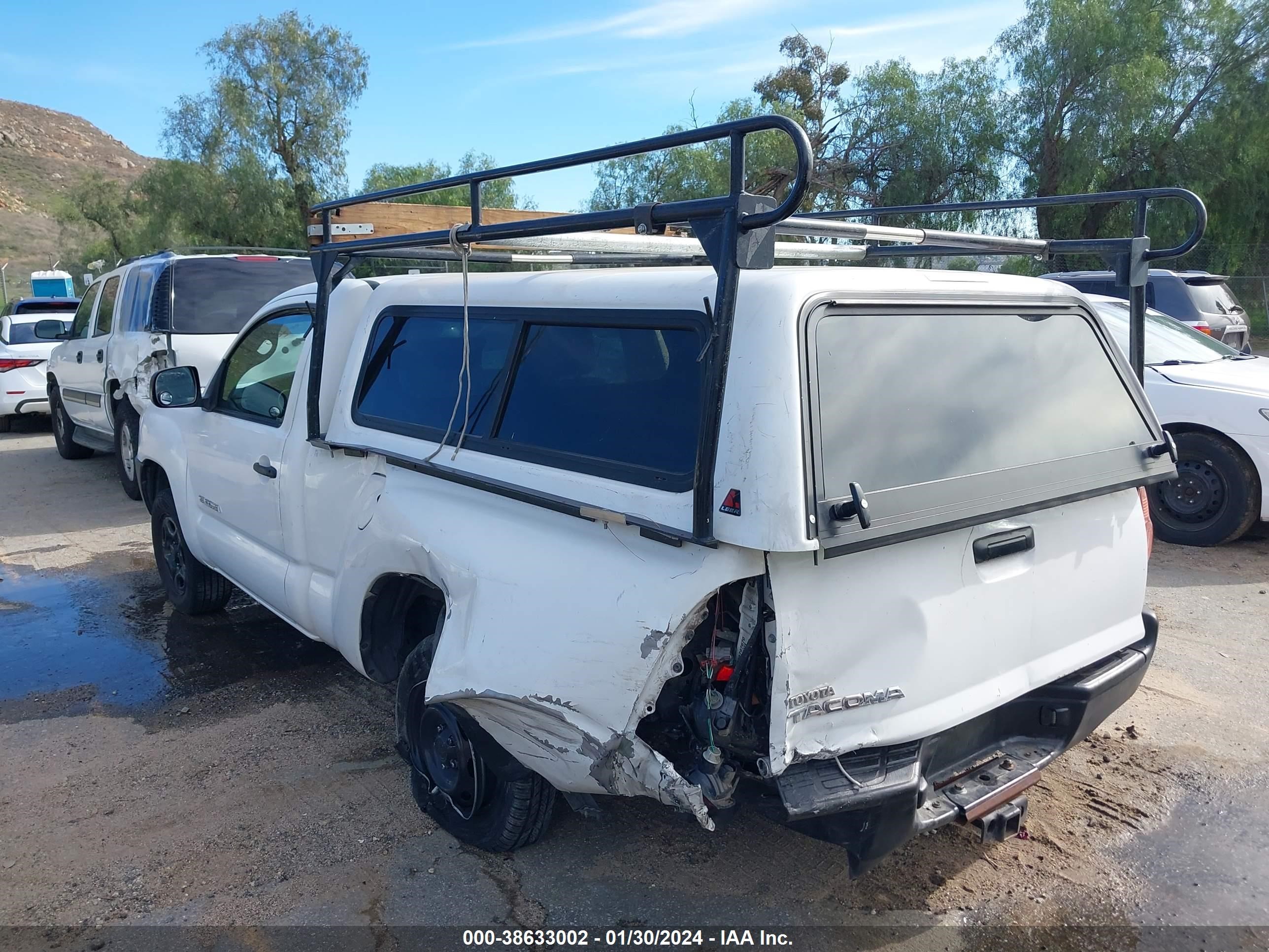 Photo 2 VIN: 5TENX22N37Z366163 - TOYOTA TACOMA 