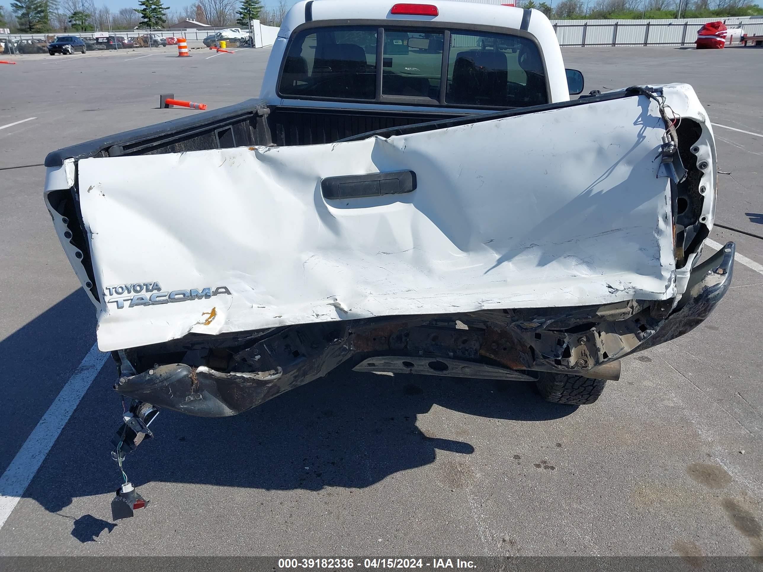 Photo 11 VIN: 5TENX22N39Z605648 - TOYOTA TACOMA 