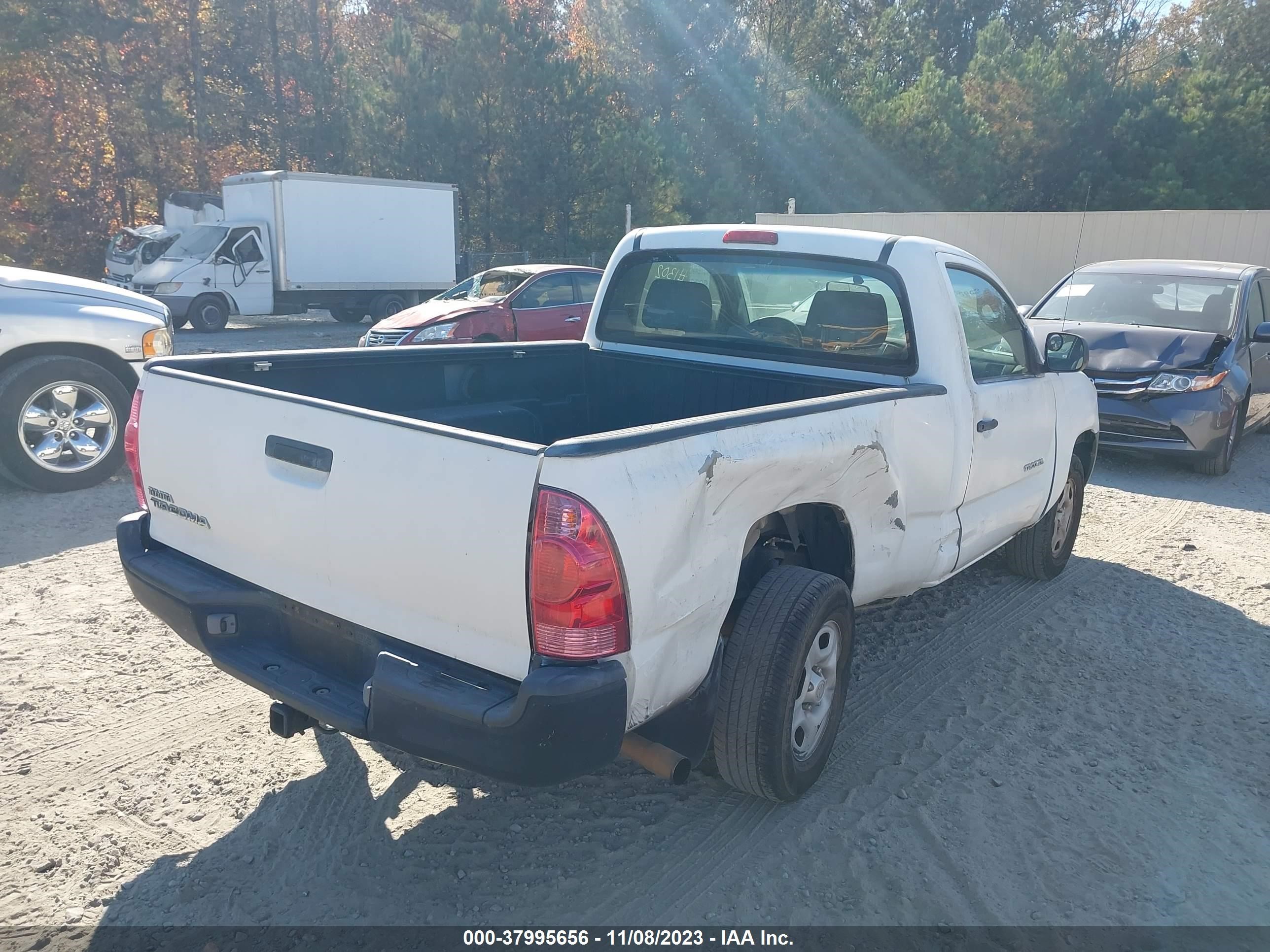 Photo 3 VIN: 5TENX22N45Z042684 - TOYOTA TACOMA 