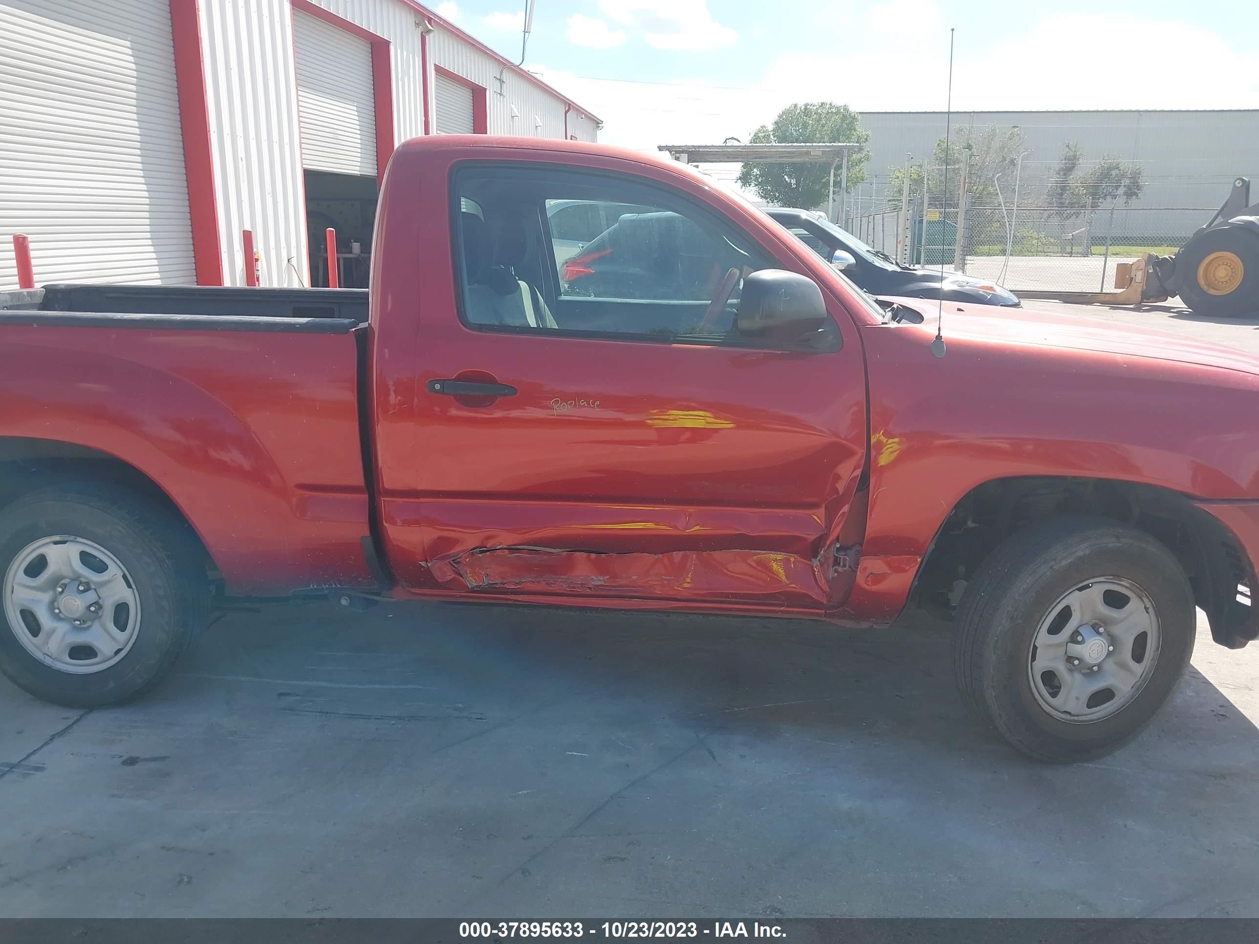 Photo 5 VIN: 5TENX22N48Z484109 - TOYOTA TACOMA 