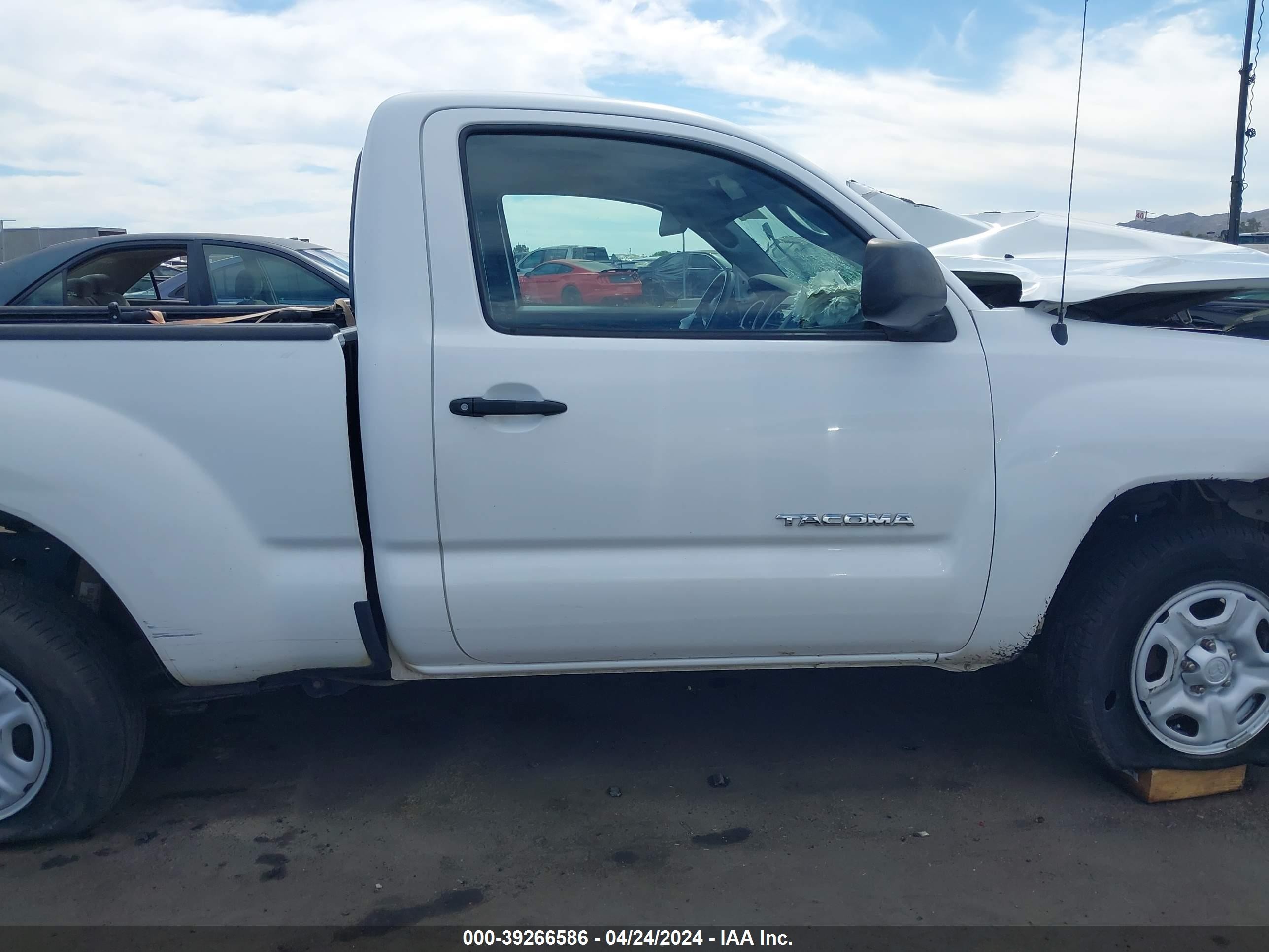 Photo 13 VIN: 5TENX22N49Z670153 - TOYOTA TACOMA 