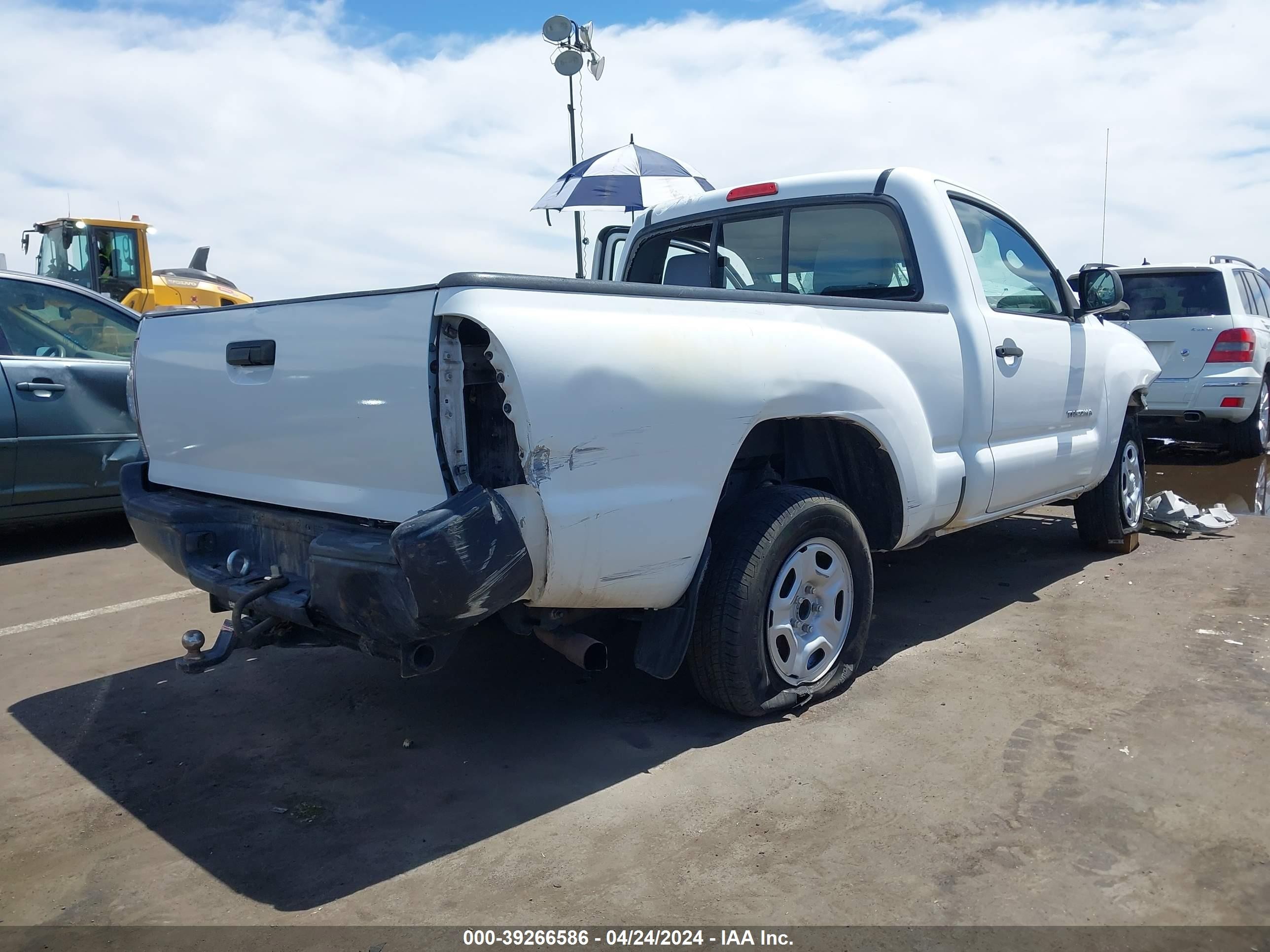 Photo 3 VIN: 5TENX22N49Z670153 - TOYOTA TACOMA 