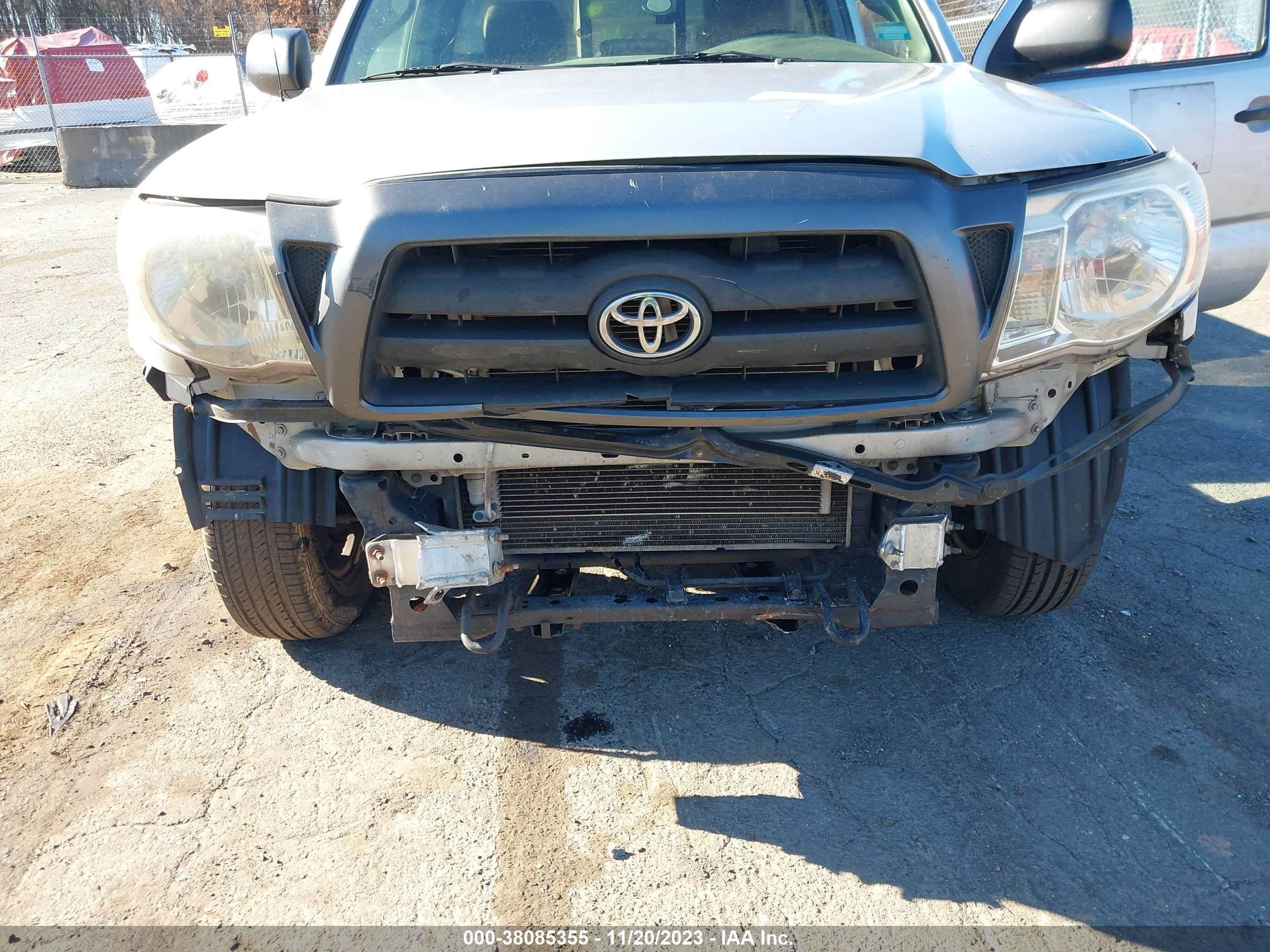 Photo 5 VIN: 5TENX22N58Z517117 - TOYOTA TACOMA 