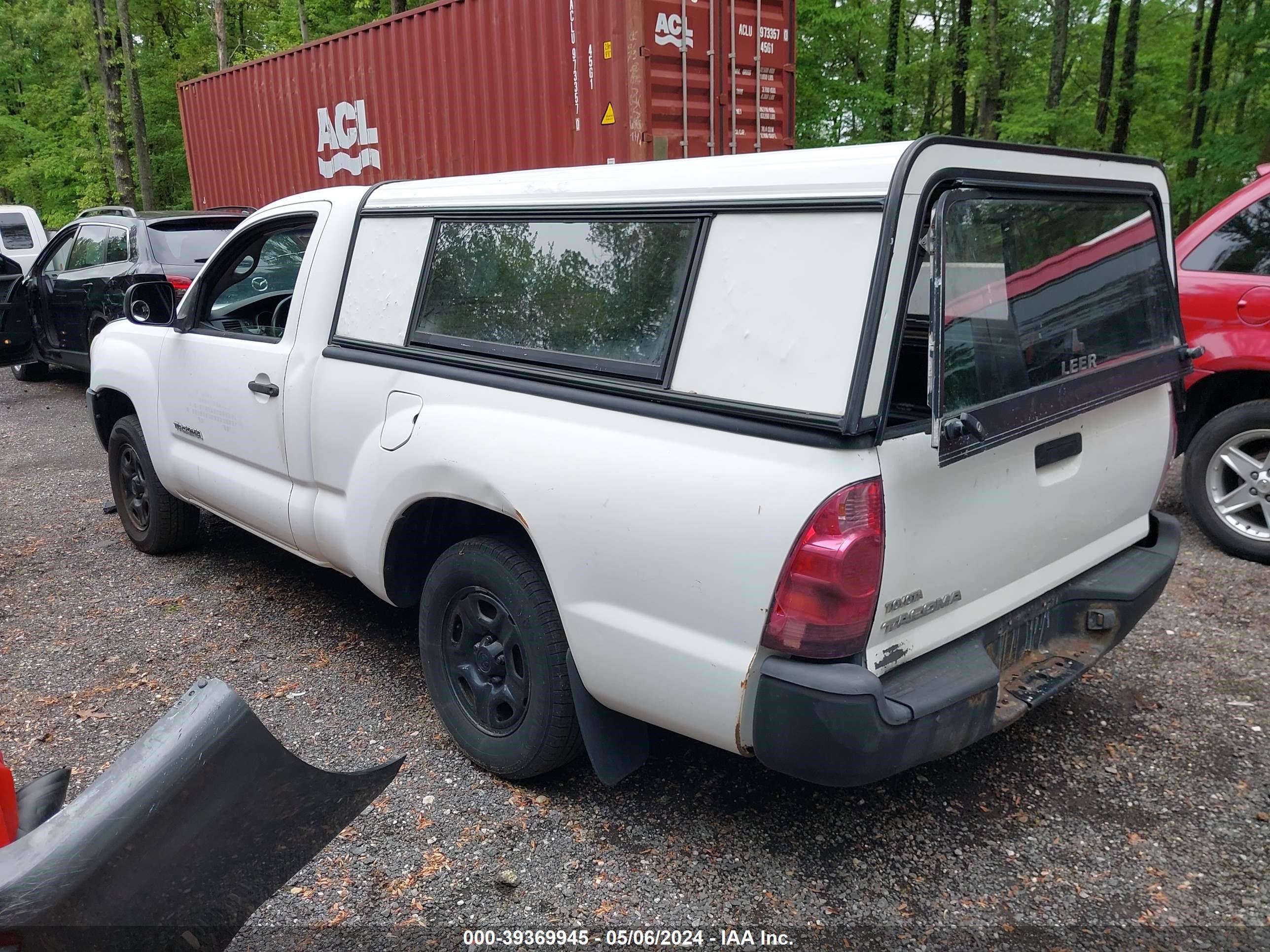 Photo 2 VIN: 5TENX22N65Z082796 - TOYOTA TACOMA 