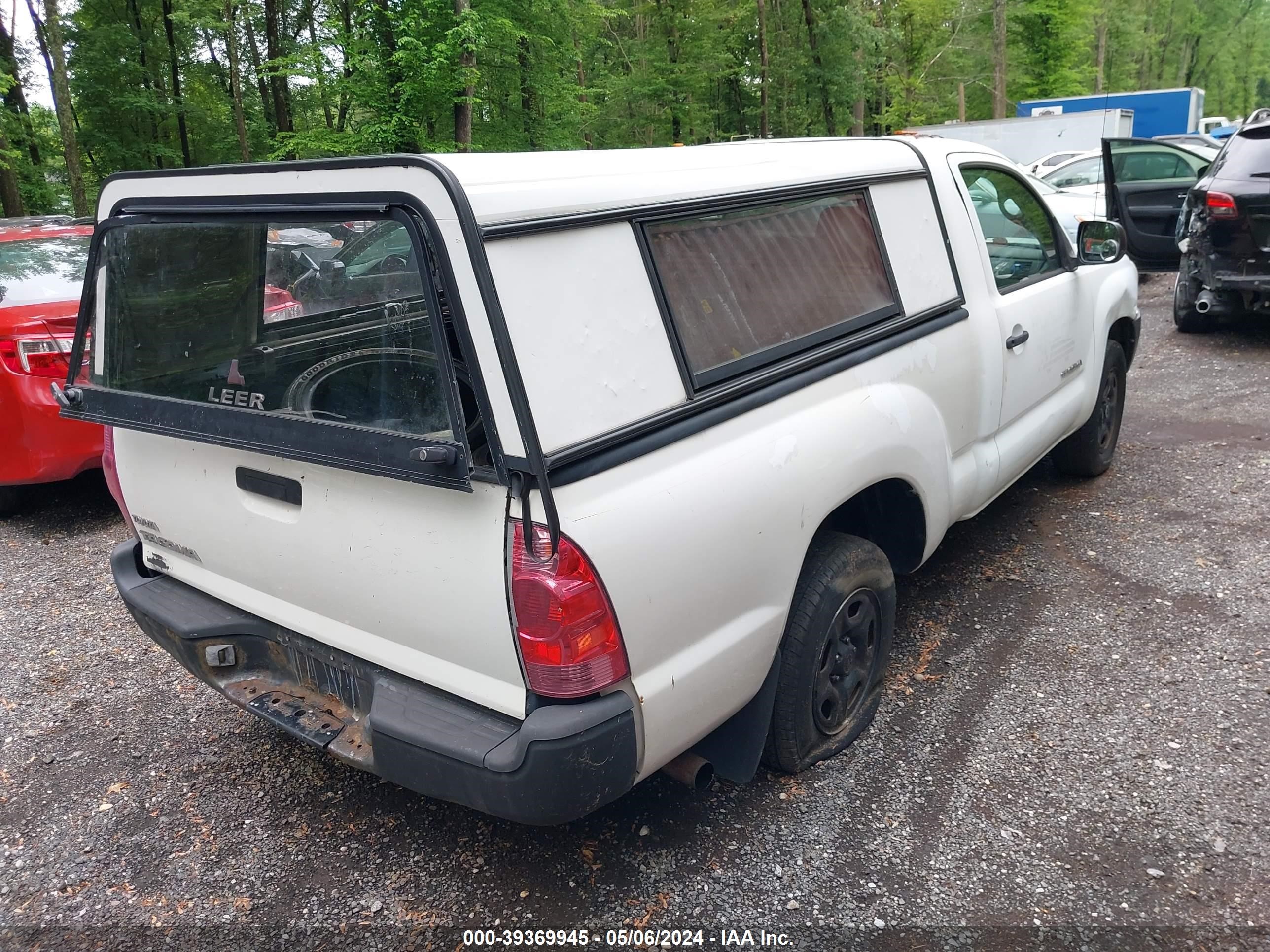 Photo 3 VIN: 5TENX22N65Z082796 - TOYOTA TACOMA 