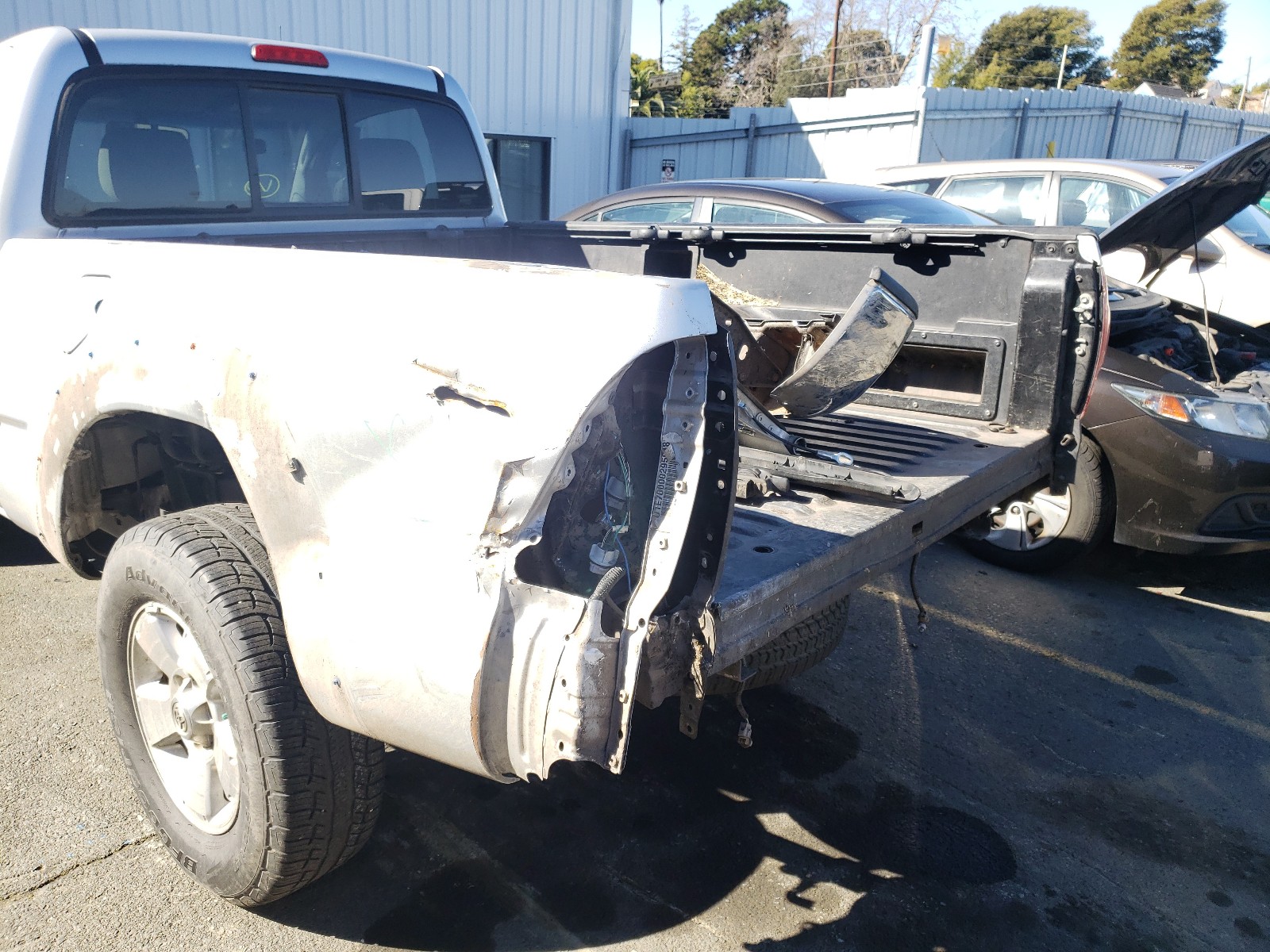 Photo 8 VIN: 5TENX62N15Z142233 - TOYOTA TACOMA PRE 