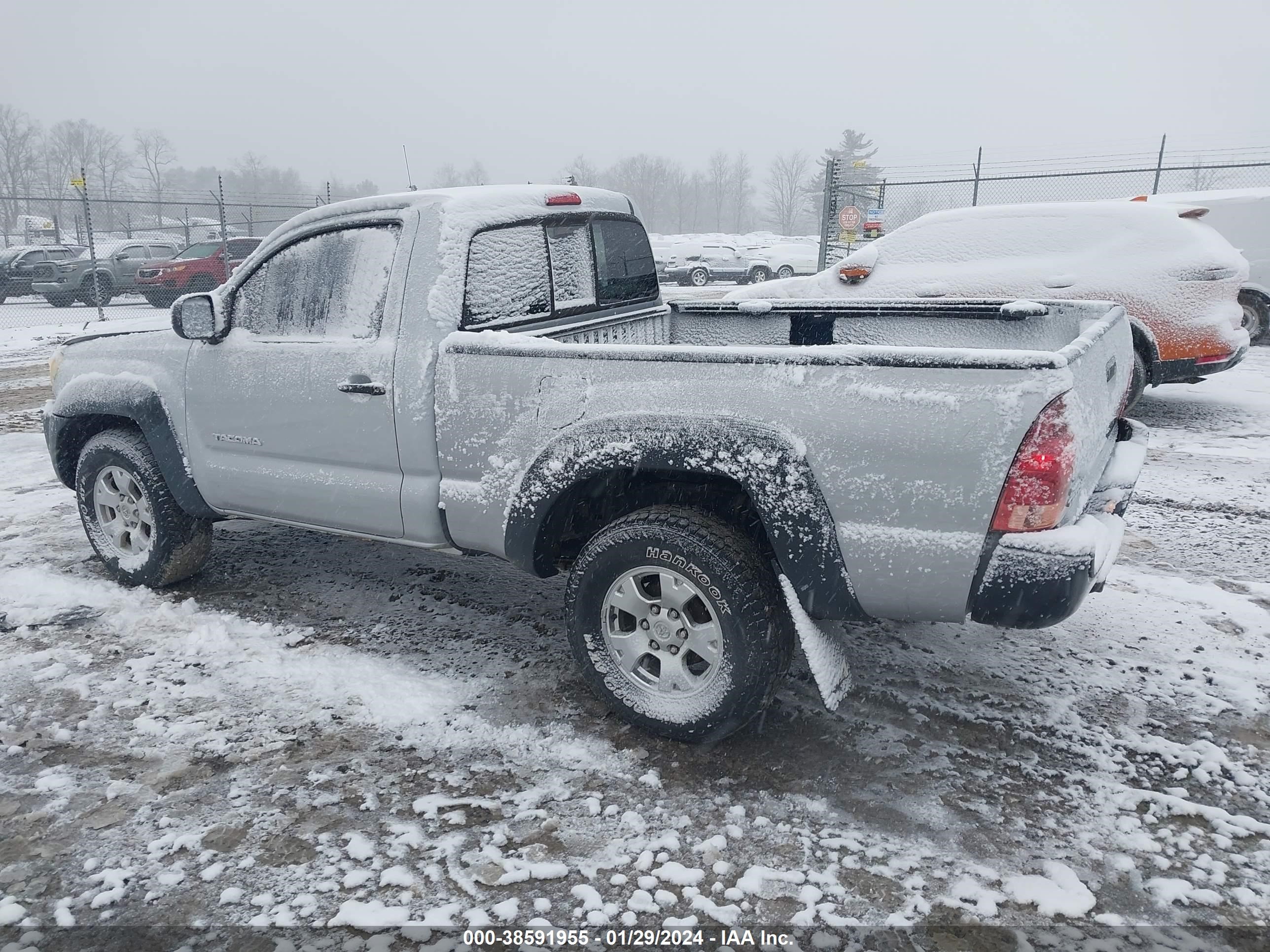 Photo 2 VIN: 5TEPX42N27Z358186 - TOYOTA TACOMA 