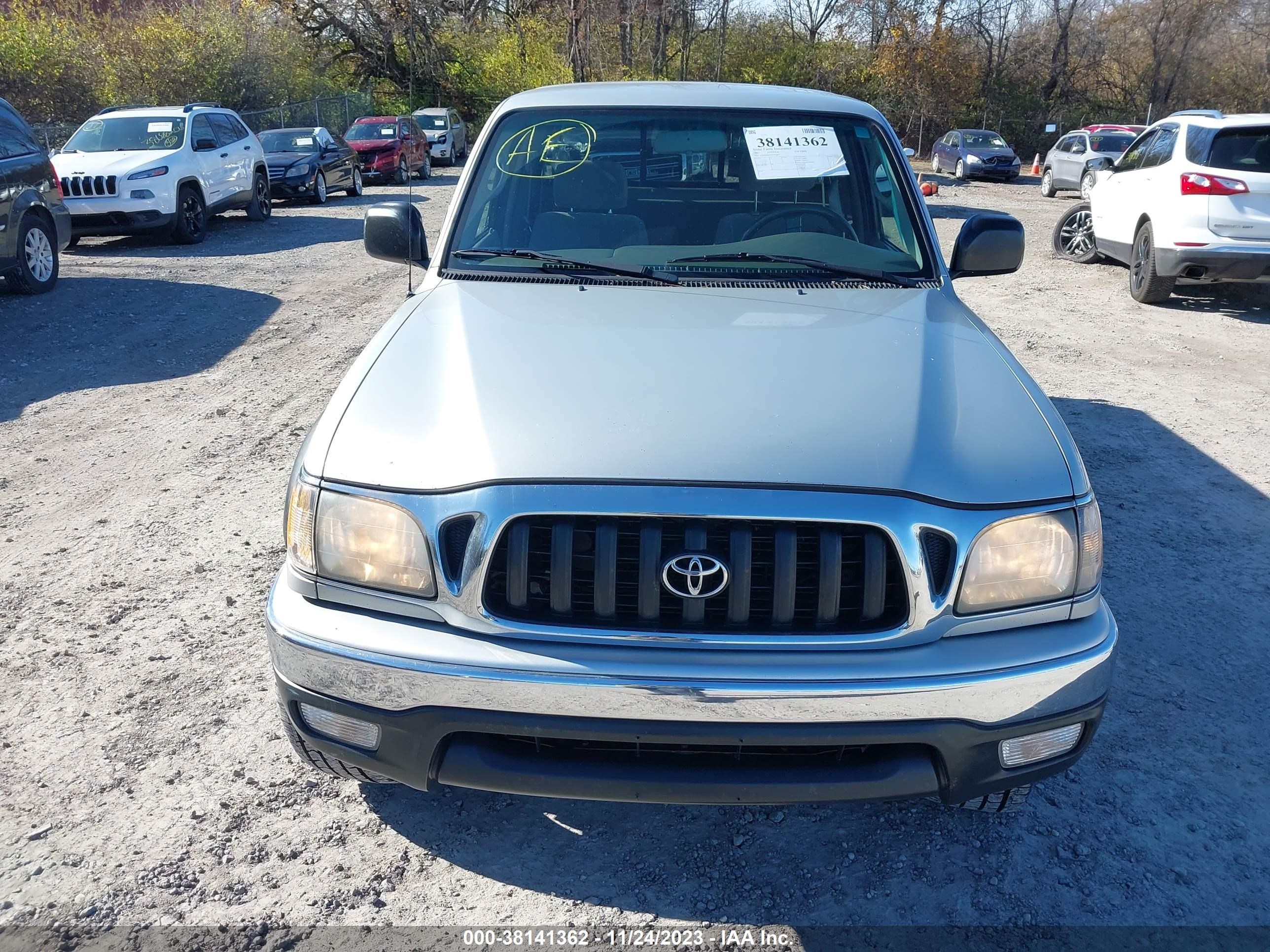 Photo 11 VIN: 5TESM92N33Z206878 - TOYOTA TACOMA 