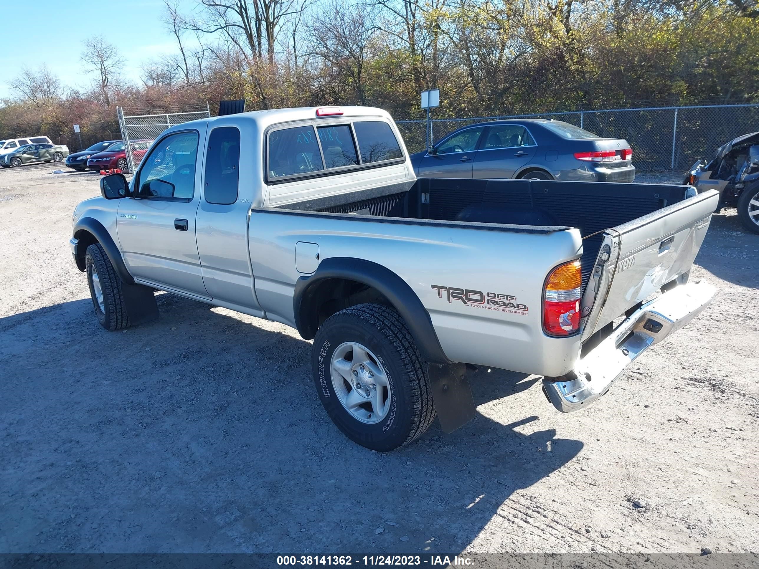 Photo 2 VIN: 5TESM92N33Z206878 - TOYOTA TACOMA 