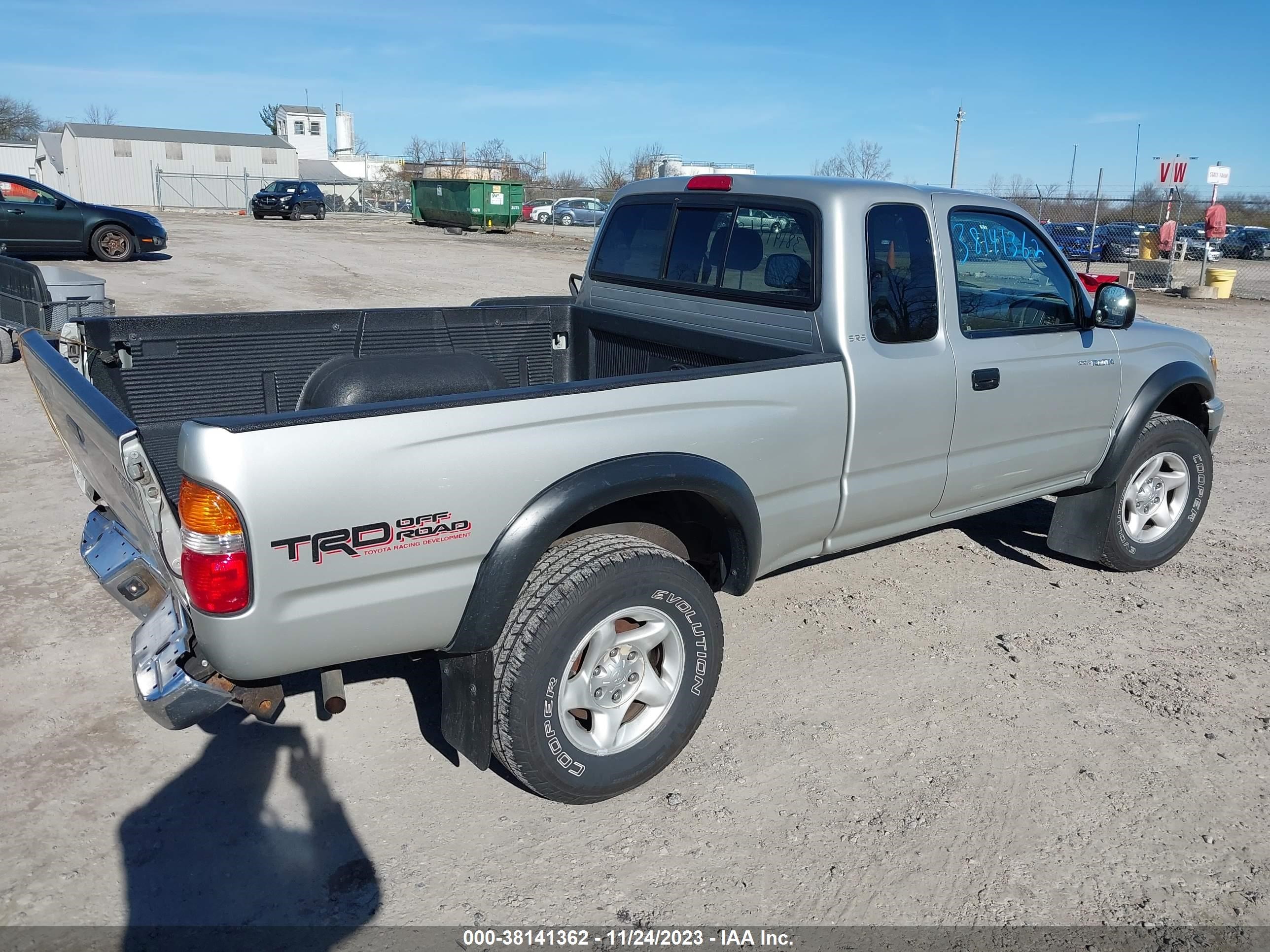 Photo 3 VIN: 5TESM92N33Z206878 - TOYOTA TACOMA 