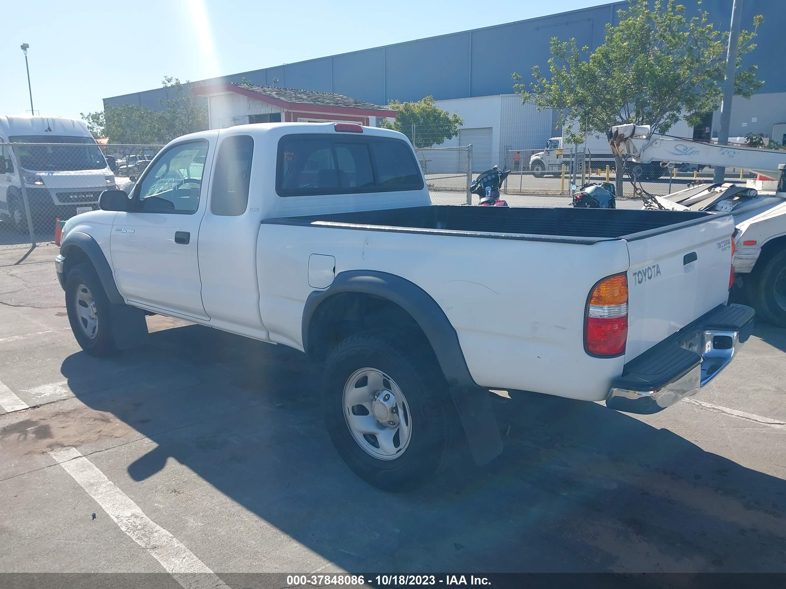 Photo 2 VIN: 5TESM92N34Z357060 - TOYOTA TACOMA 