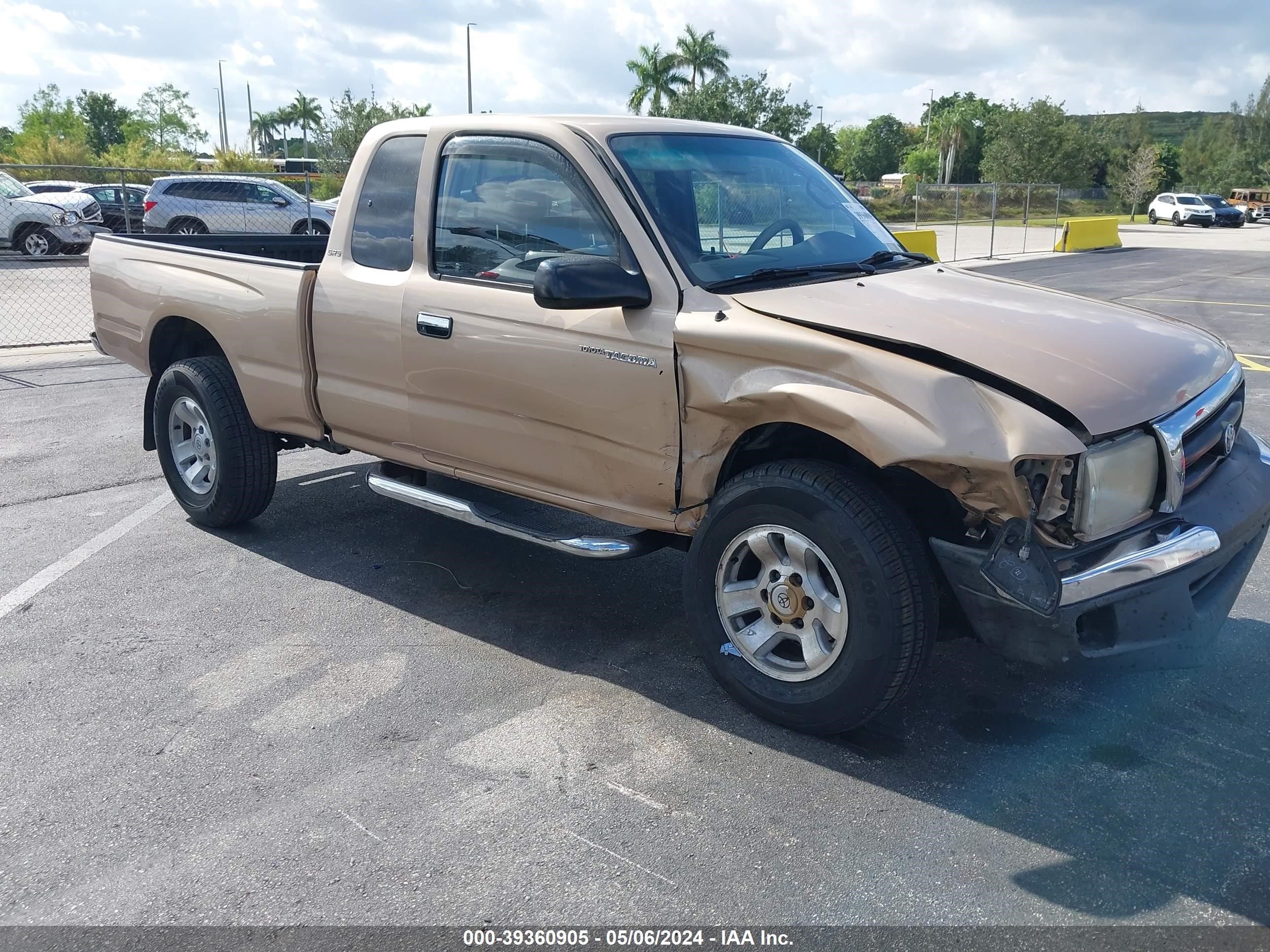 Photo 0 VIN: 5TESM92N9YZ687324 - TOYOTA TACOMA 